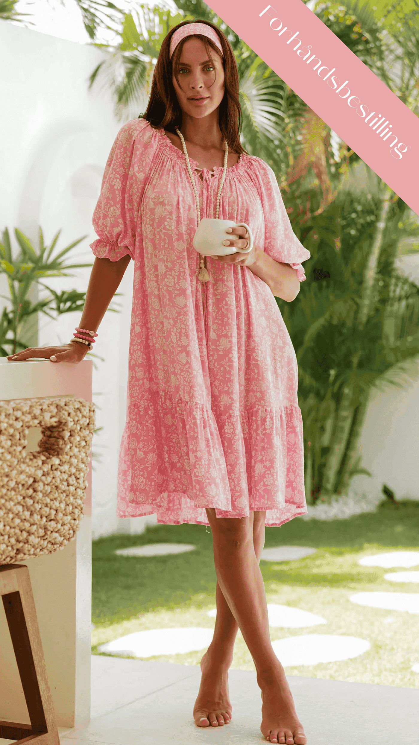 Rosa og hvit luftig kort sommerkjole - Salvia kjole