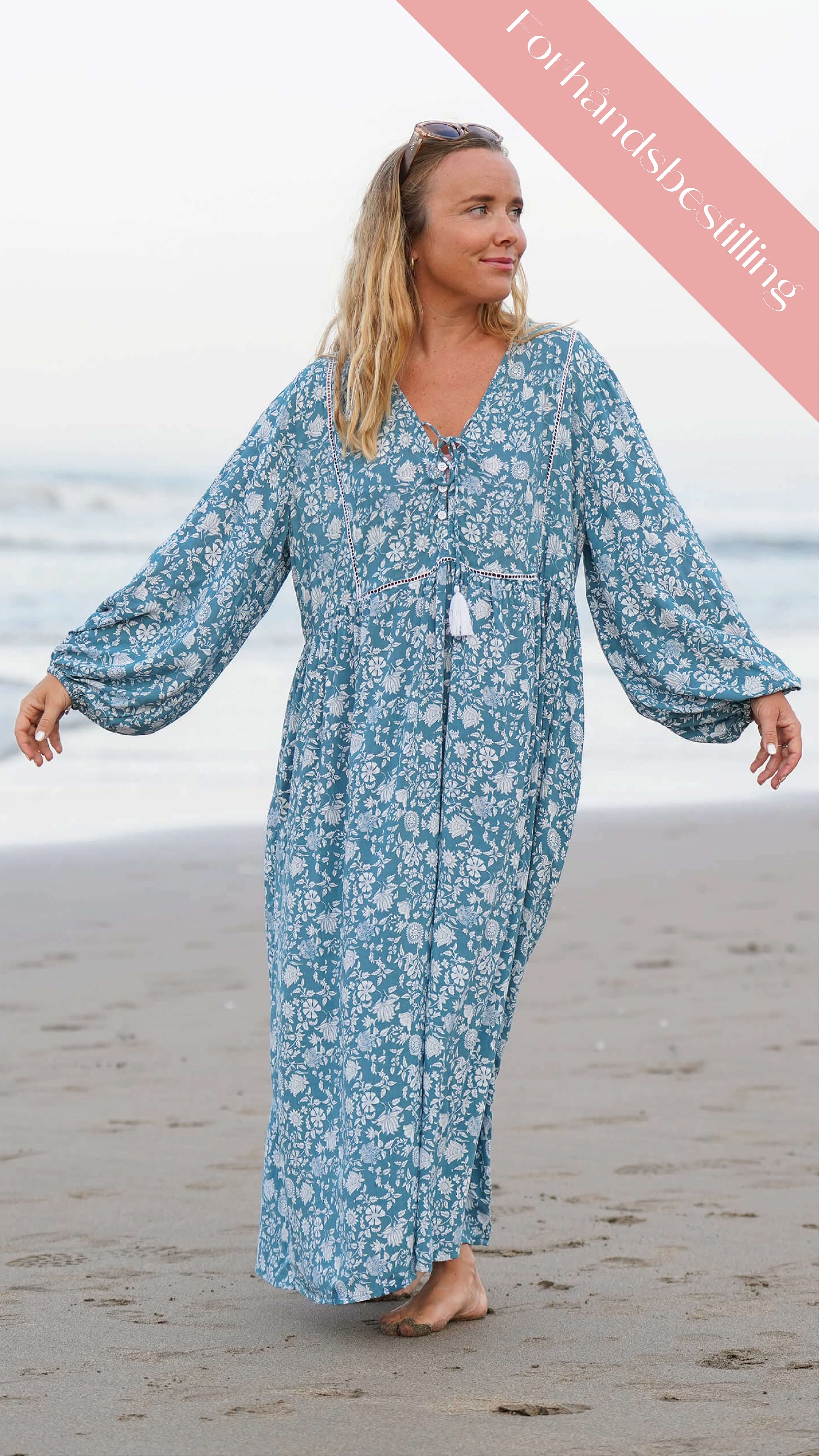 Blå og hvit bohemsk sommerkjole med lommer - Malva kjole