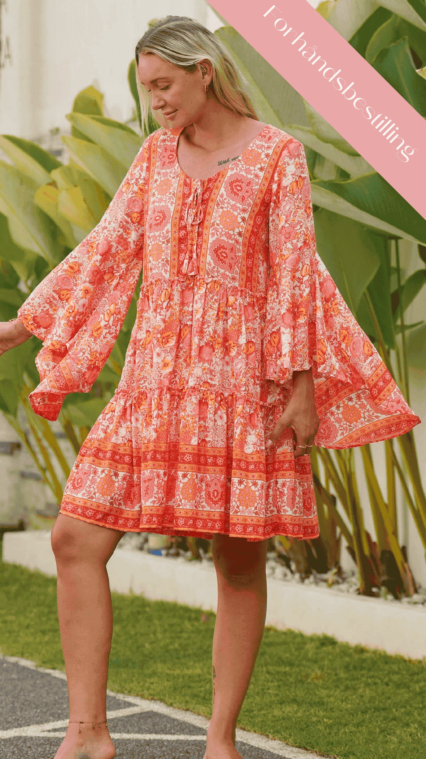 Fargeglad kort sommerkjole med vide ermer - Peon kjole