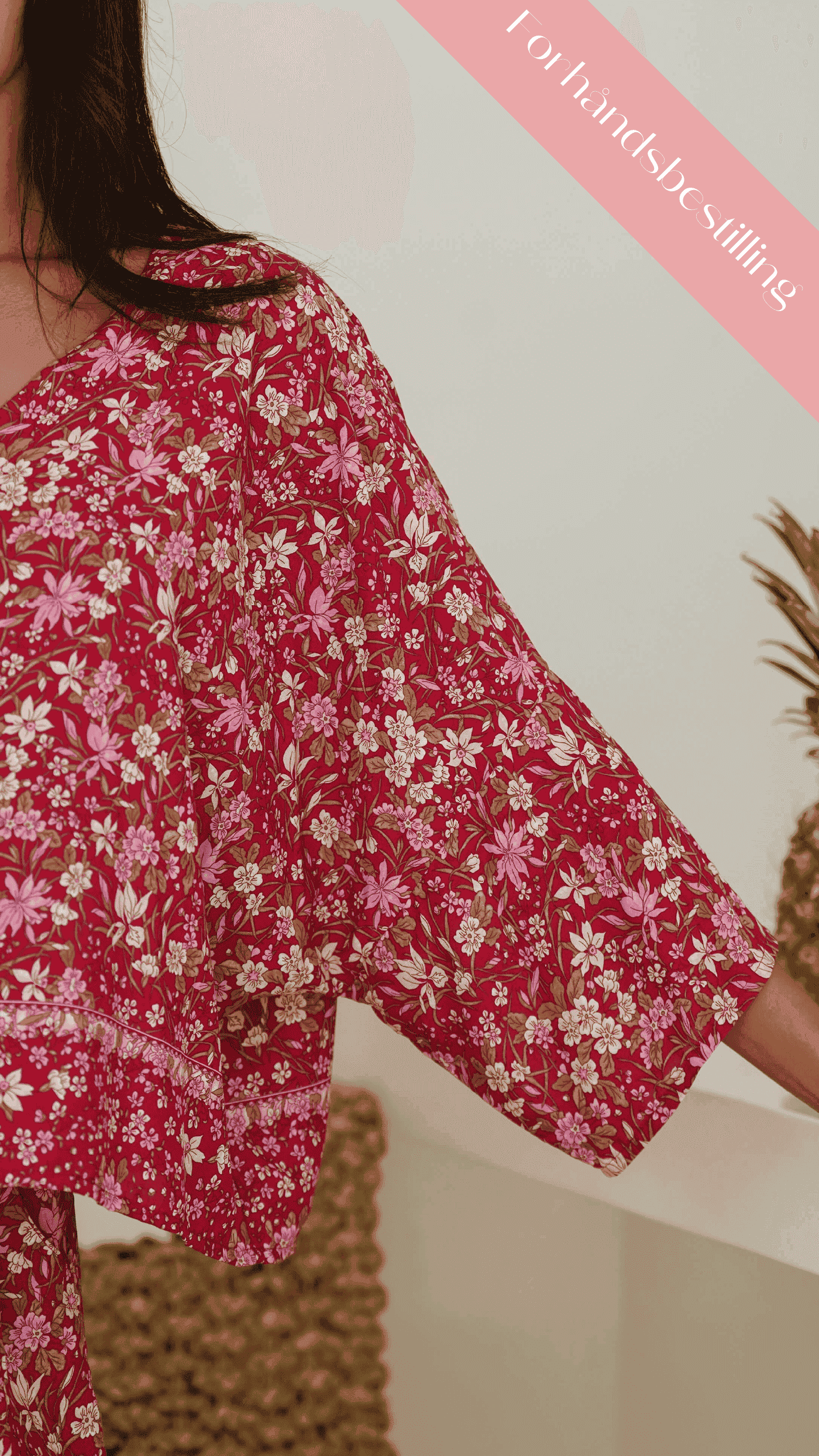 Luftig bluse i burgunder blomster - Alpefiol topp