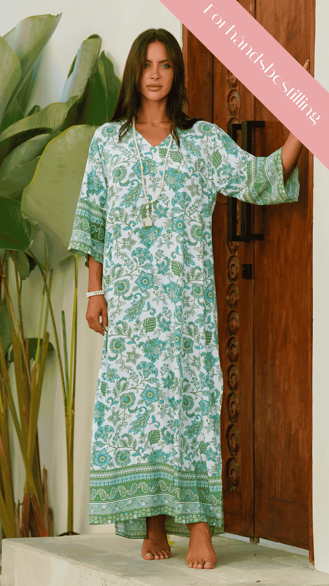 Fotsid enkel hvit og grønn sommerkjole - Pilea maxikjole