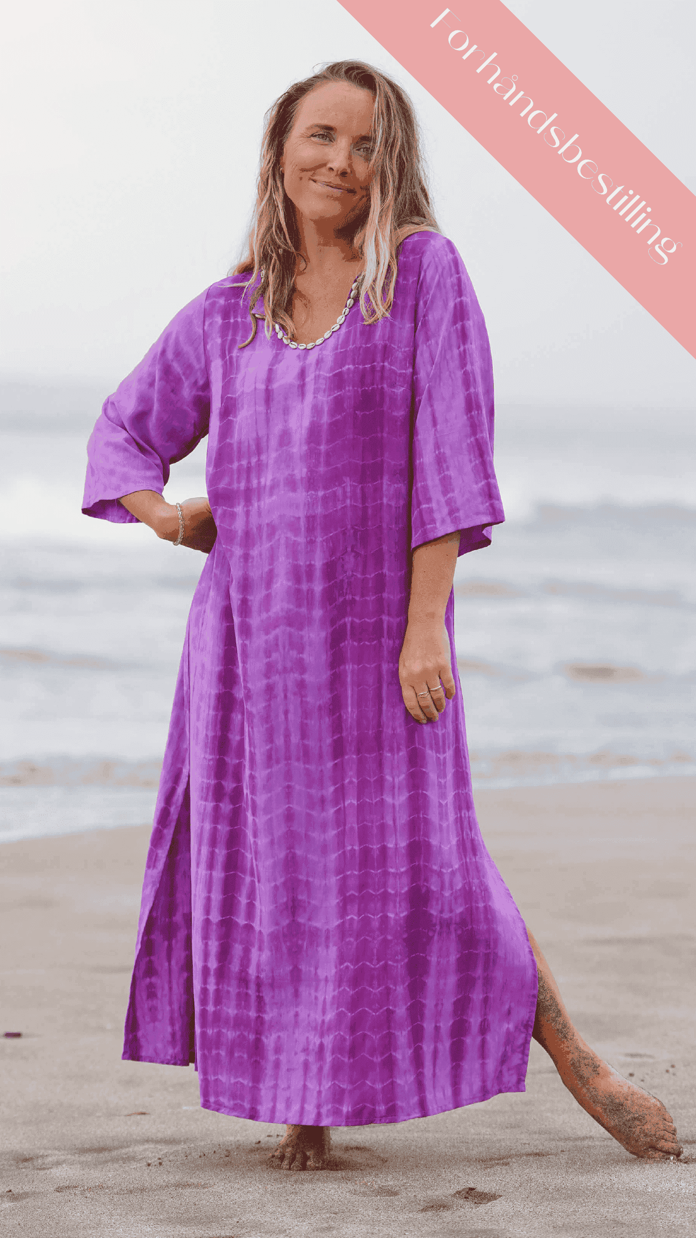 Enkel sommerkjole med lilla batikk og skjell - Fiol kjole