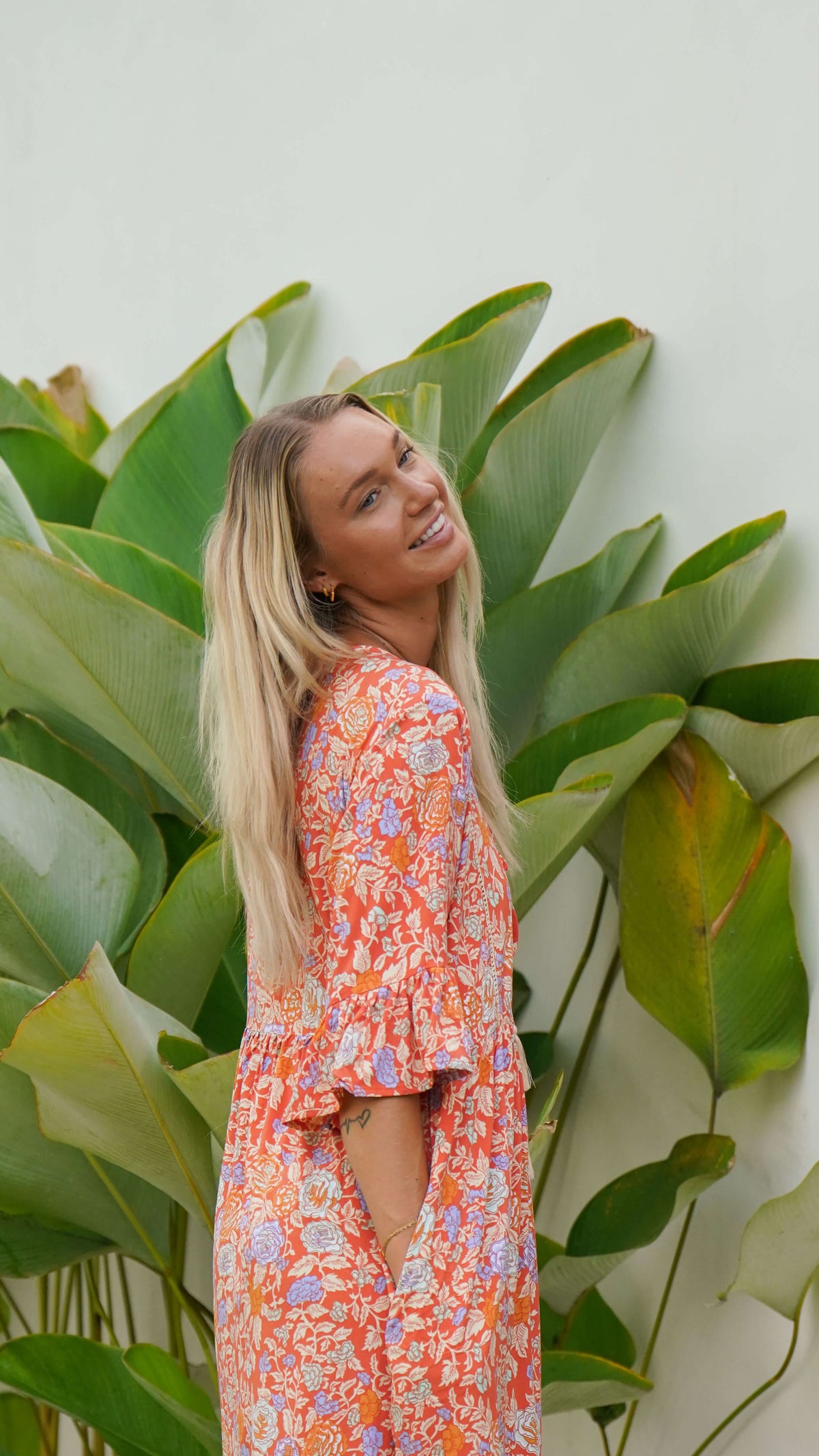 orange rød kort sommerkjole