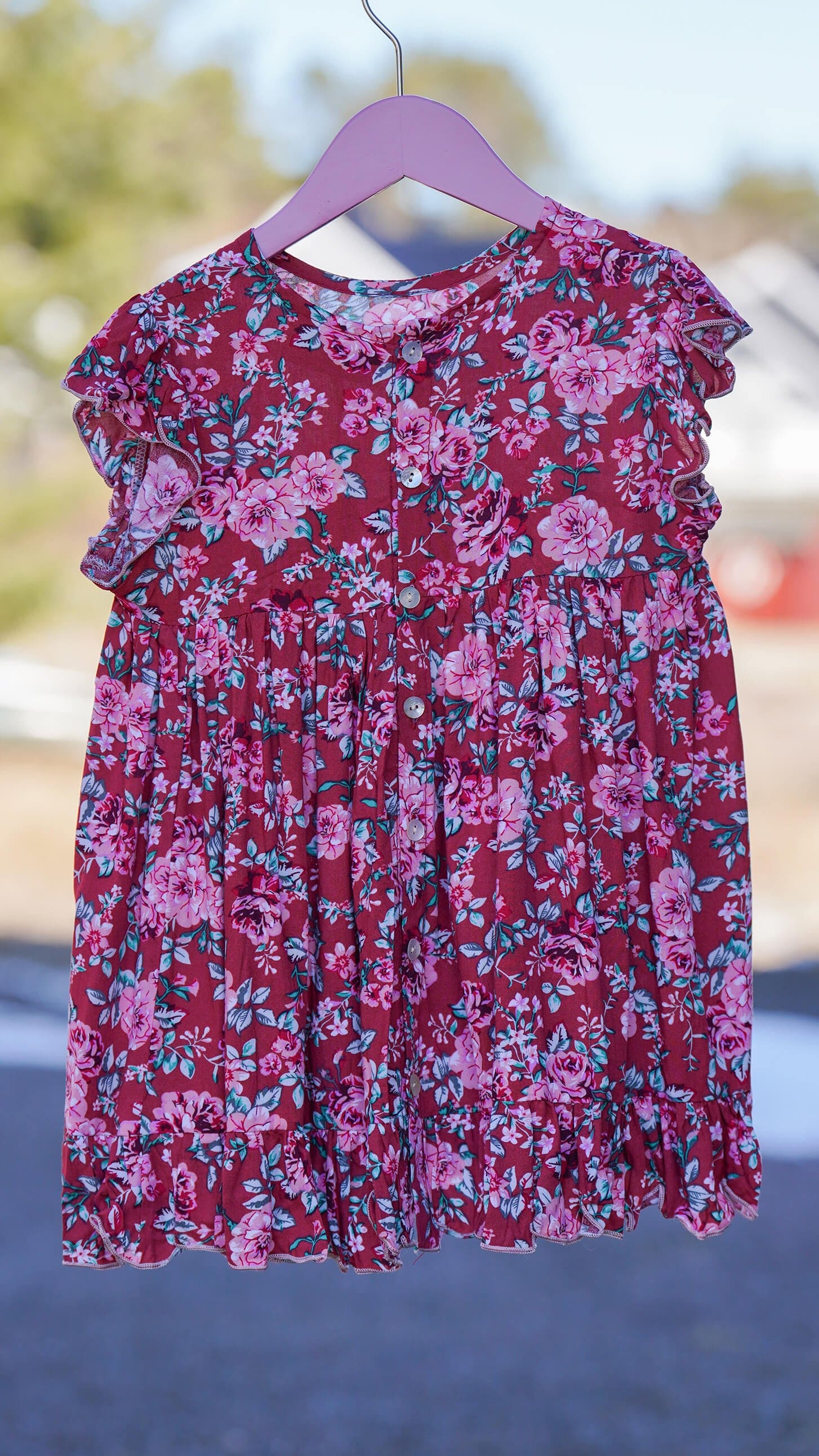 burgunder barnekjole og babykjole