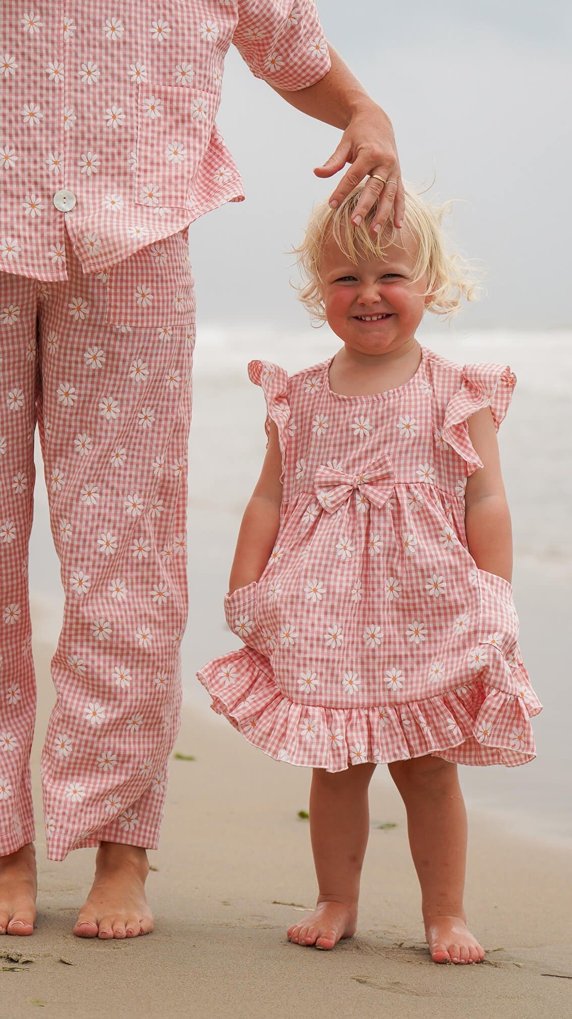 Rosa rutete kjole til barn baby