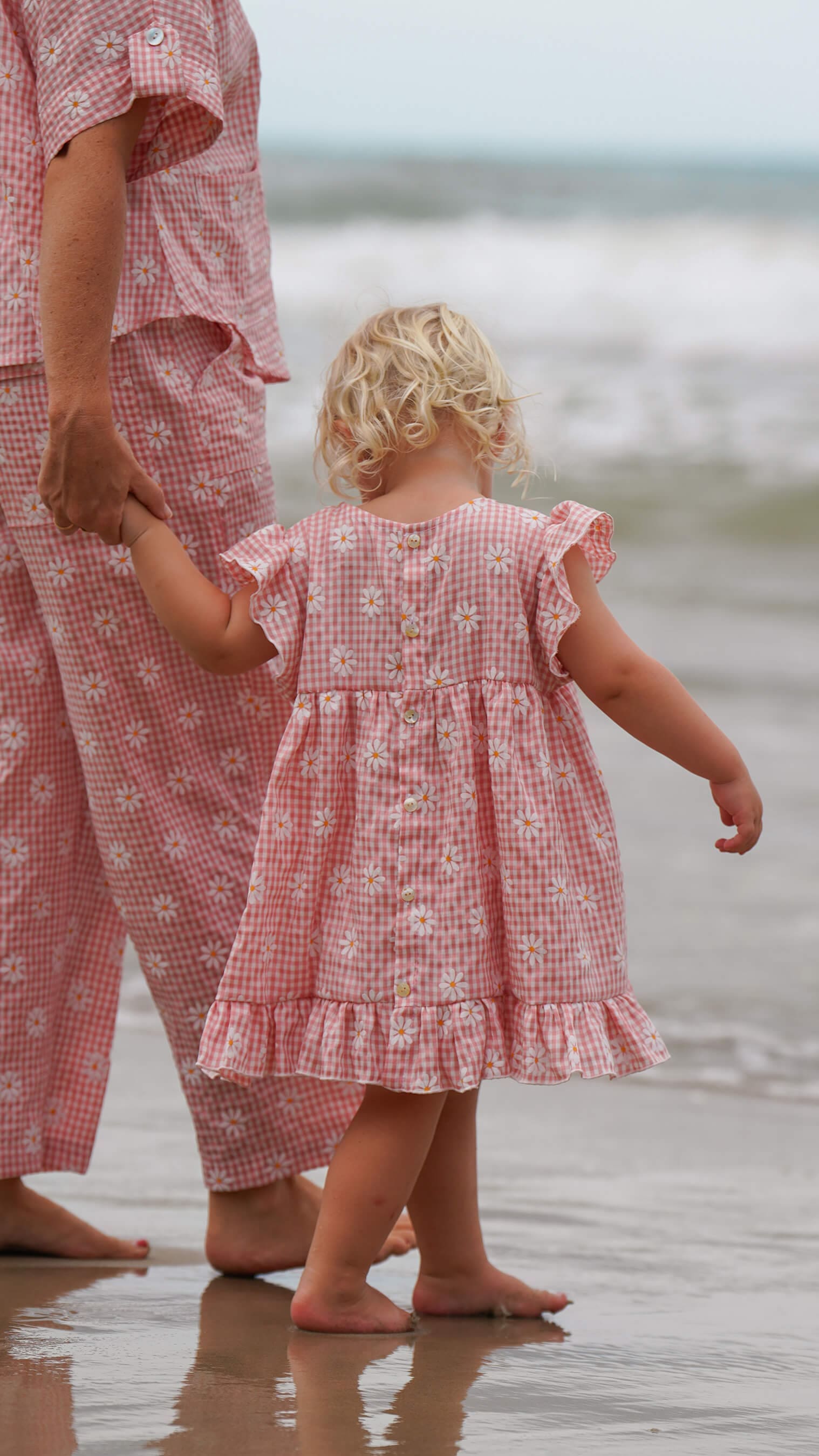 Rosa rutete kjole til barn baby