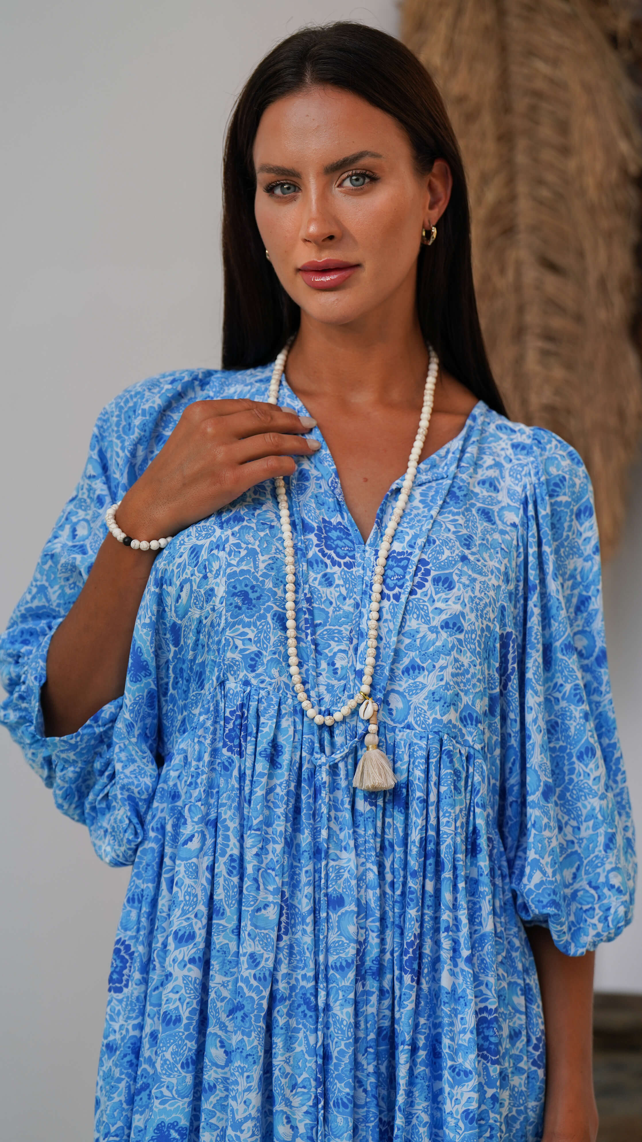 Blå bohemsk midikjole med blomster