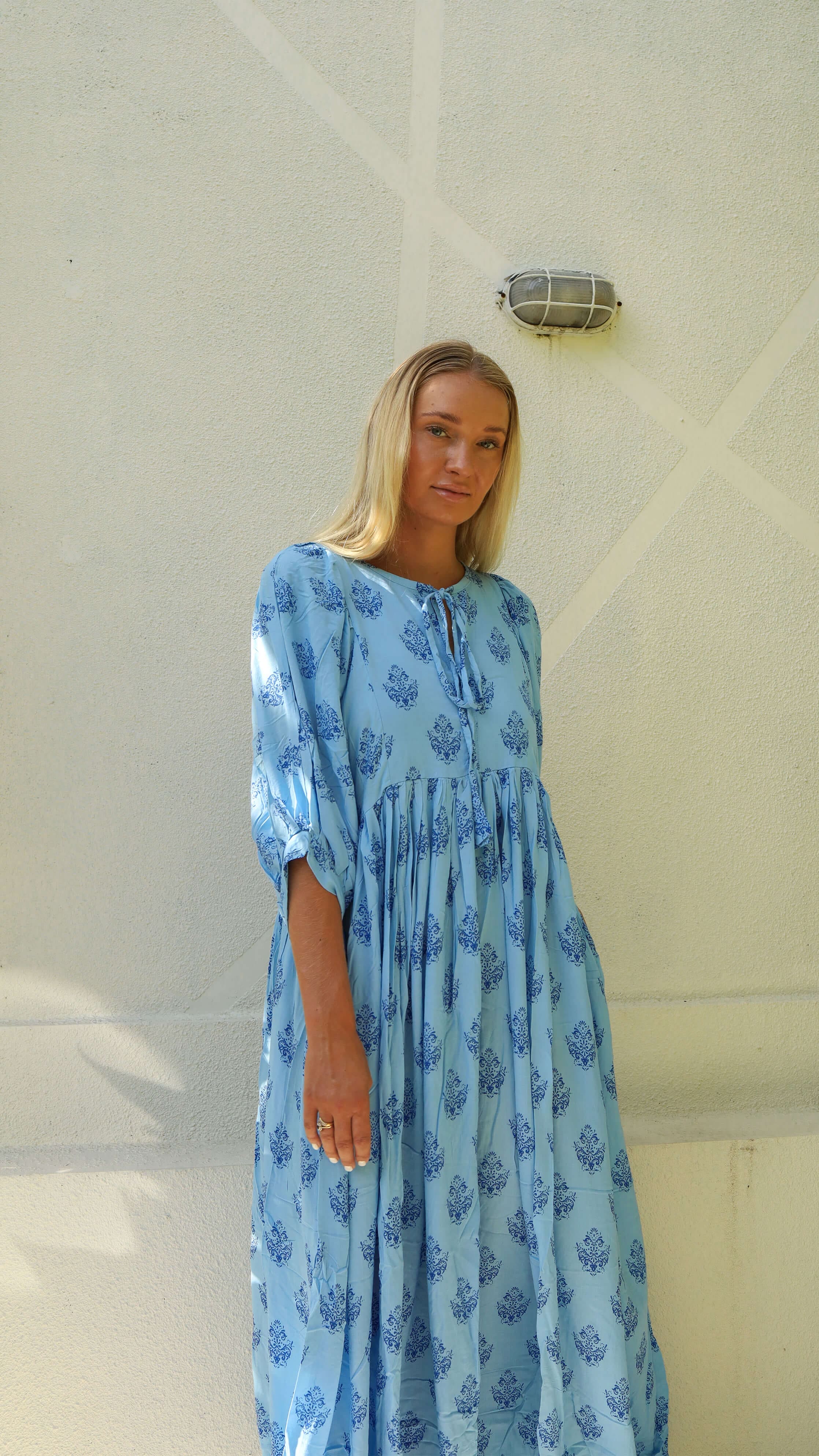 Lyseblå maxikjole med lommer