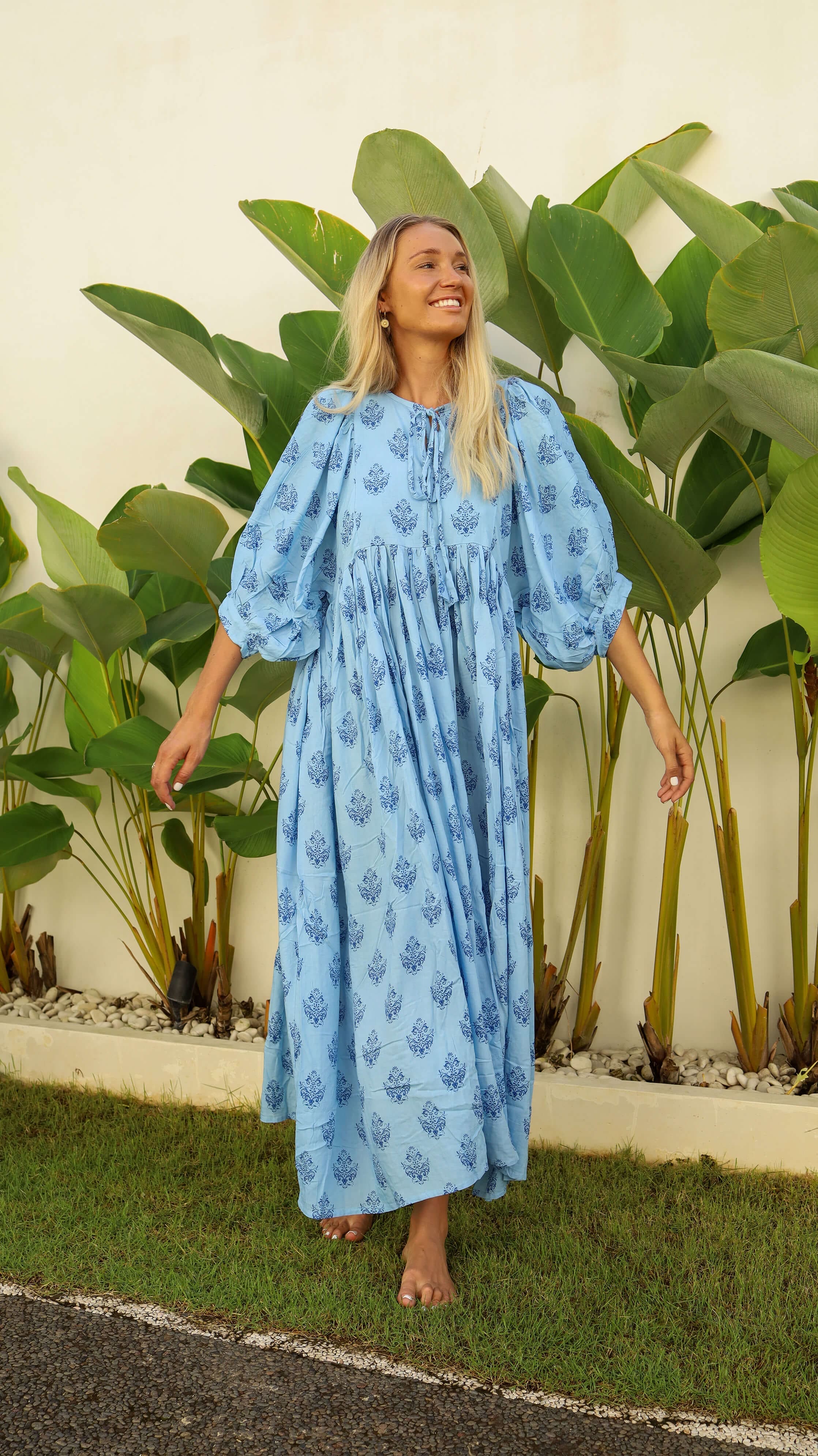 Lyseblå maxikjole med lommer