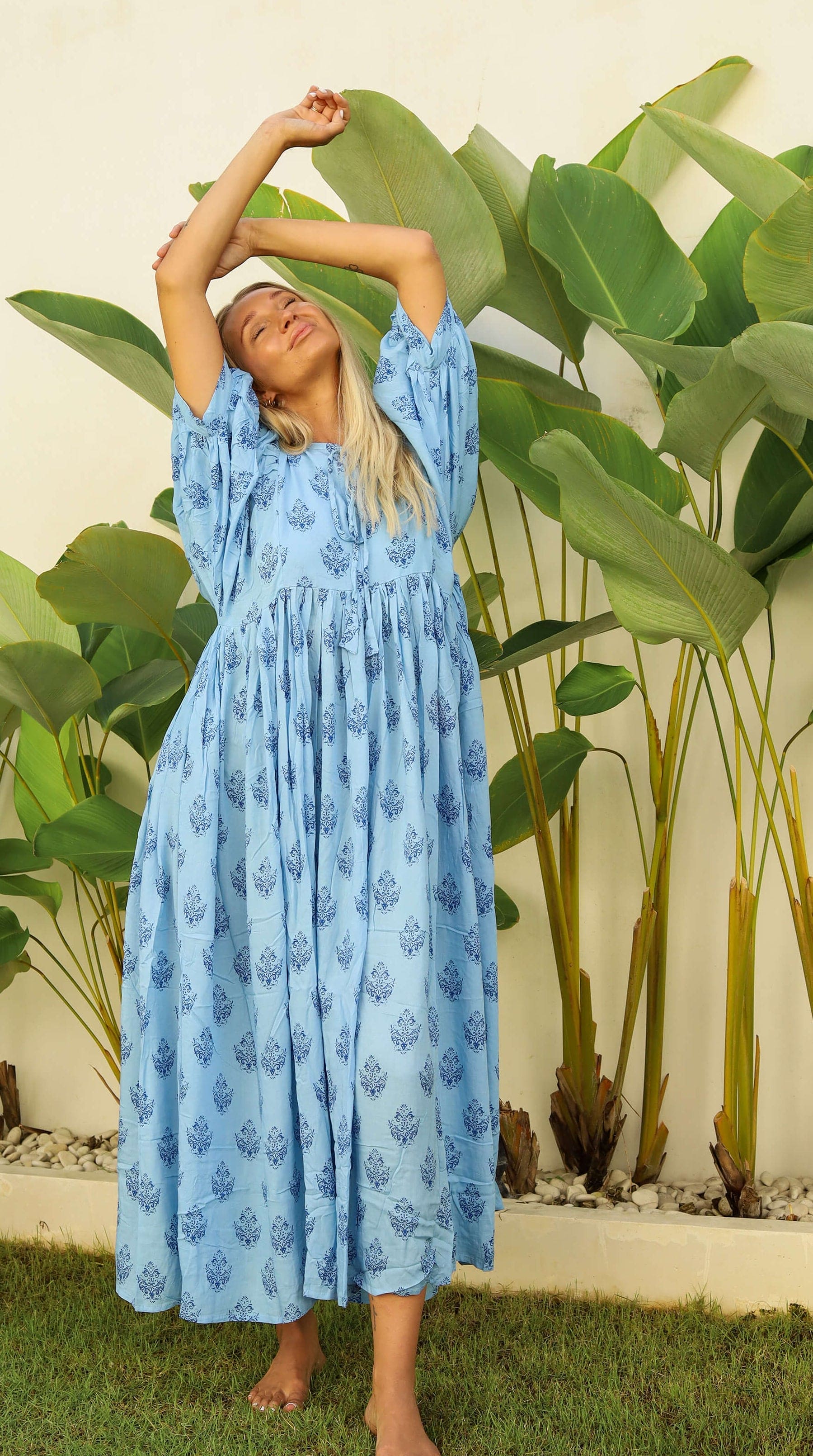 Lyseblå maxikjole med lommer