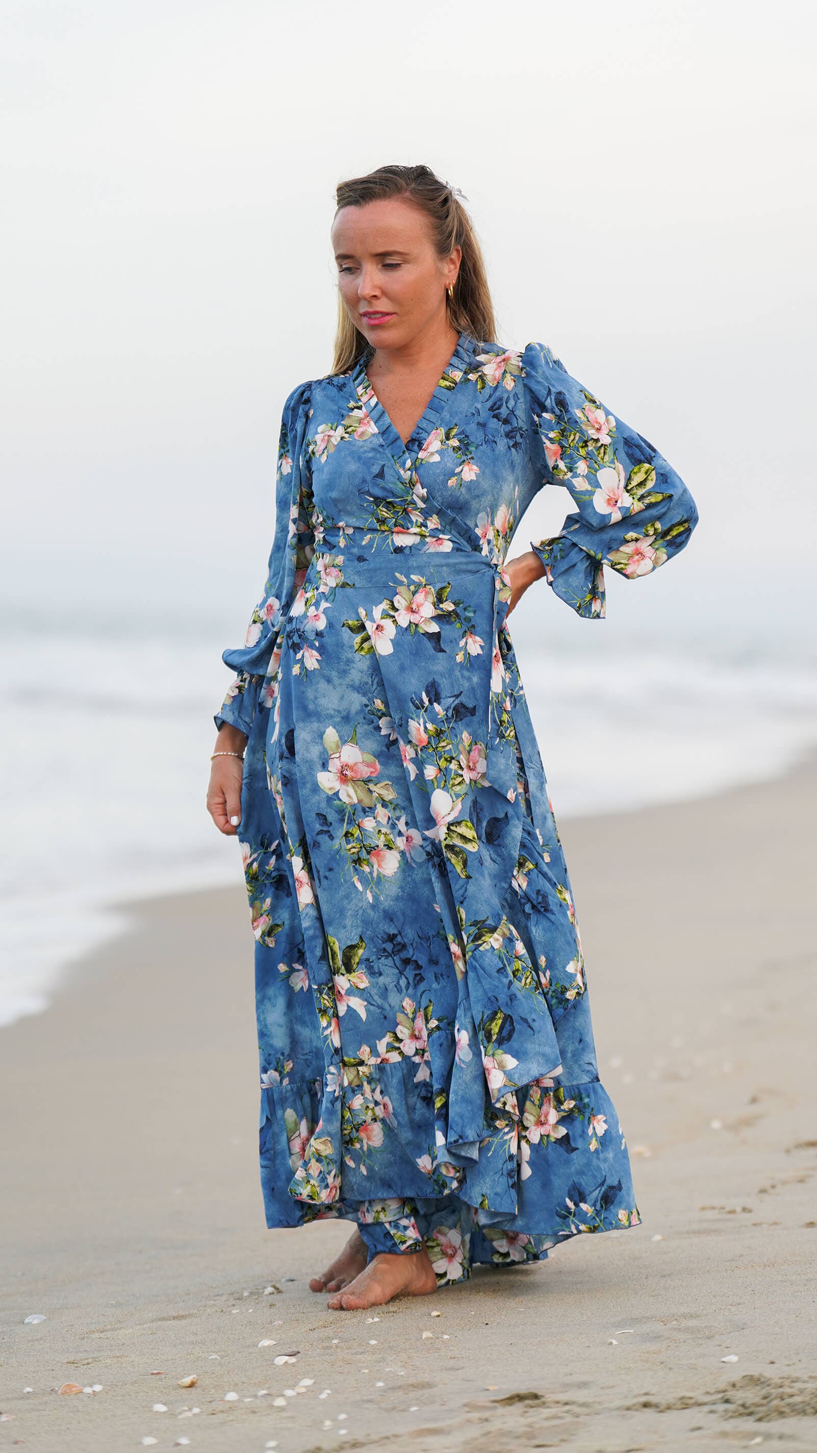 Blå festkjole med omslag