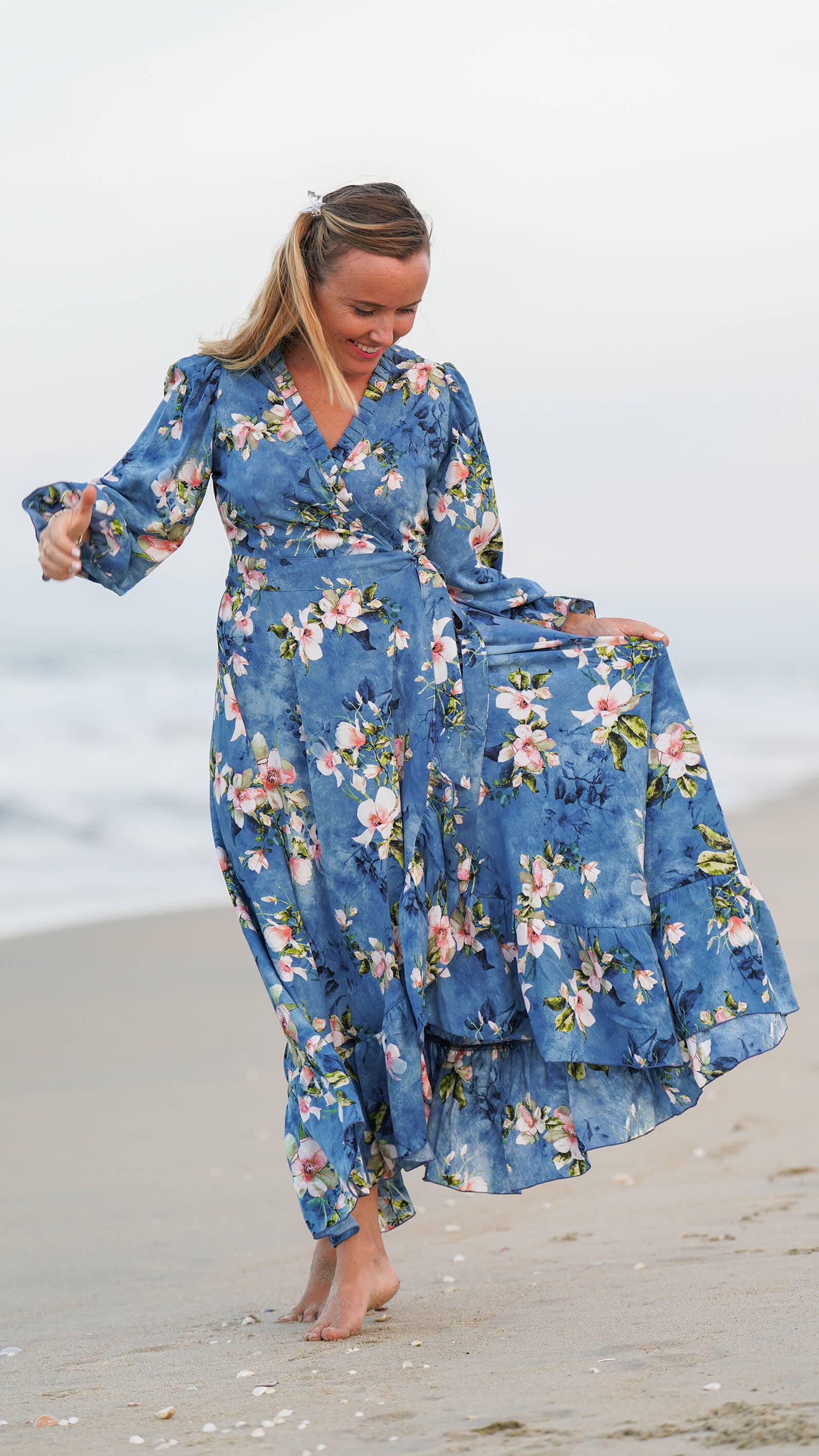 Blå festkjole med omslag