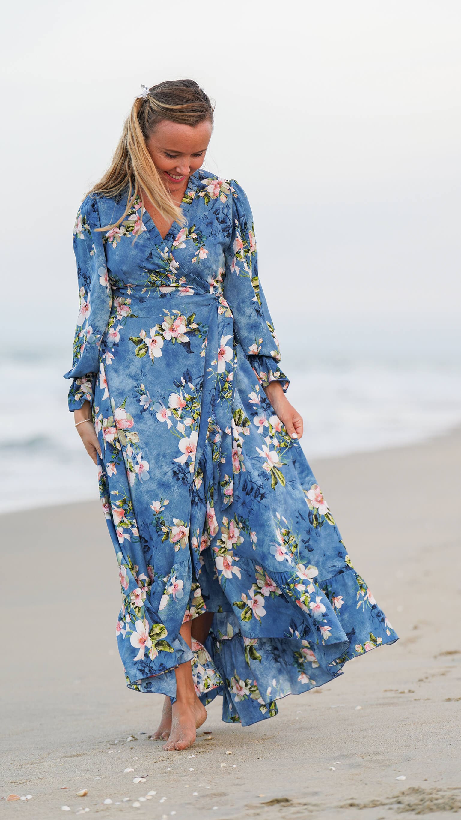 Blå festkjole med omslag