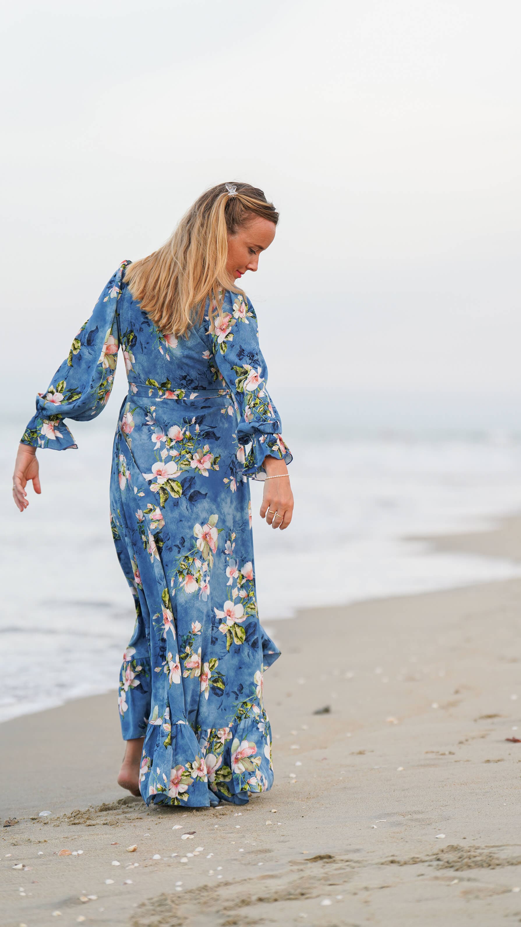 Blå festkjole med omslag