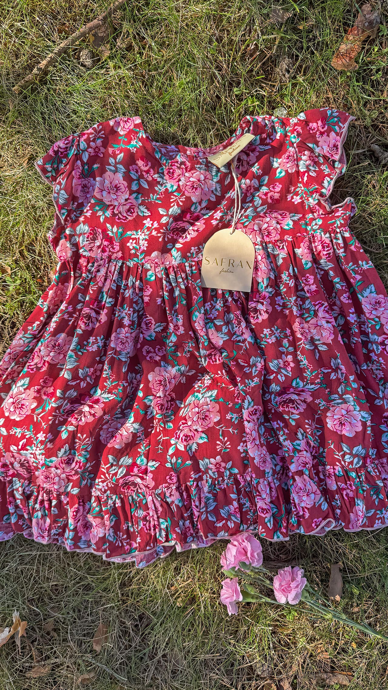 burgunder barnekjole og babykjole