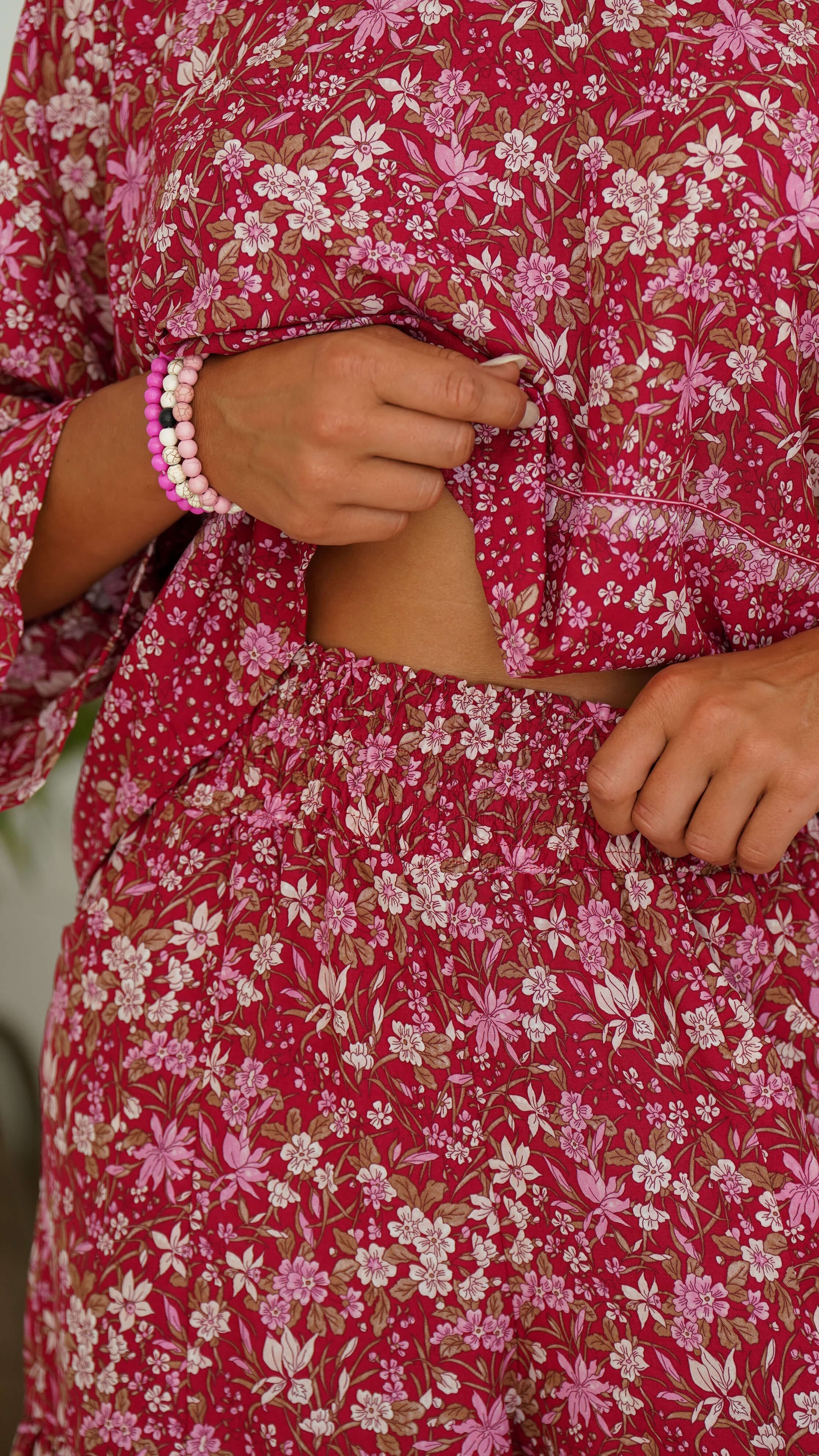 Luftig burgunder sommerbukse