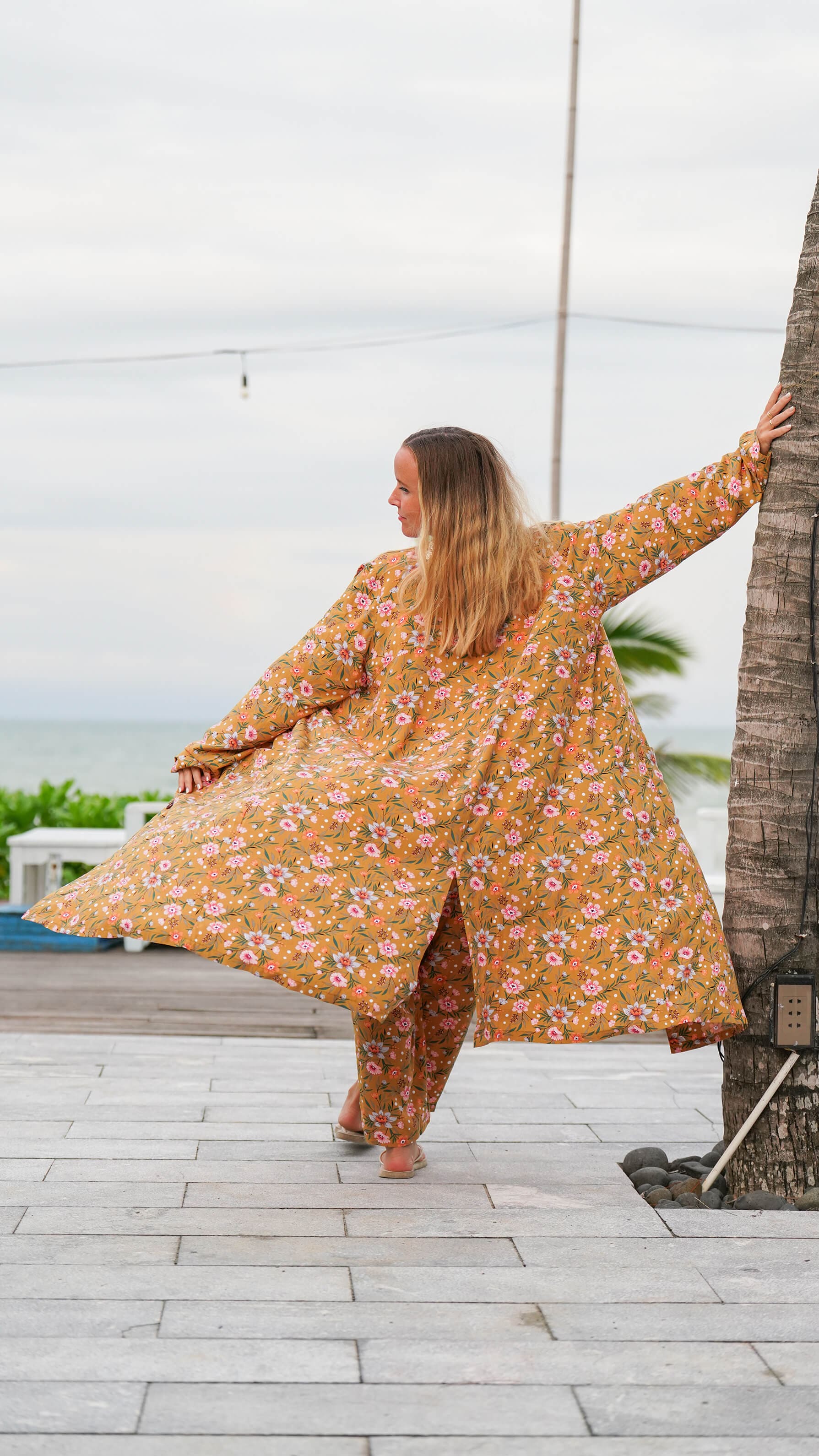 Sennepsgul kimono frakk