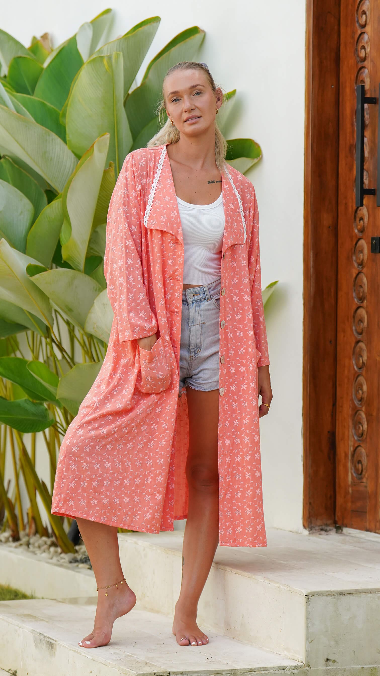 Korallfarget kjole jakke med krage