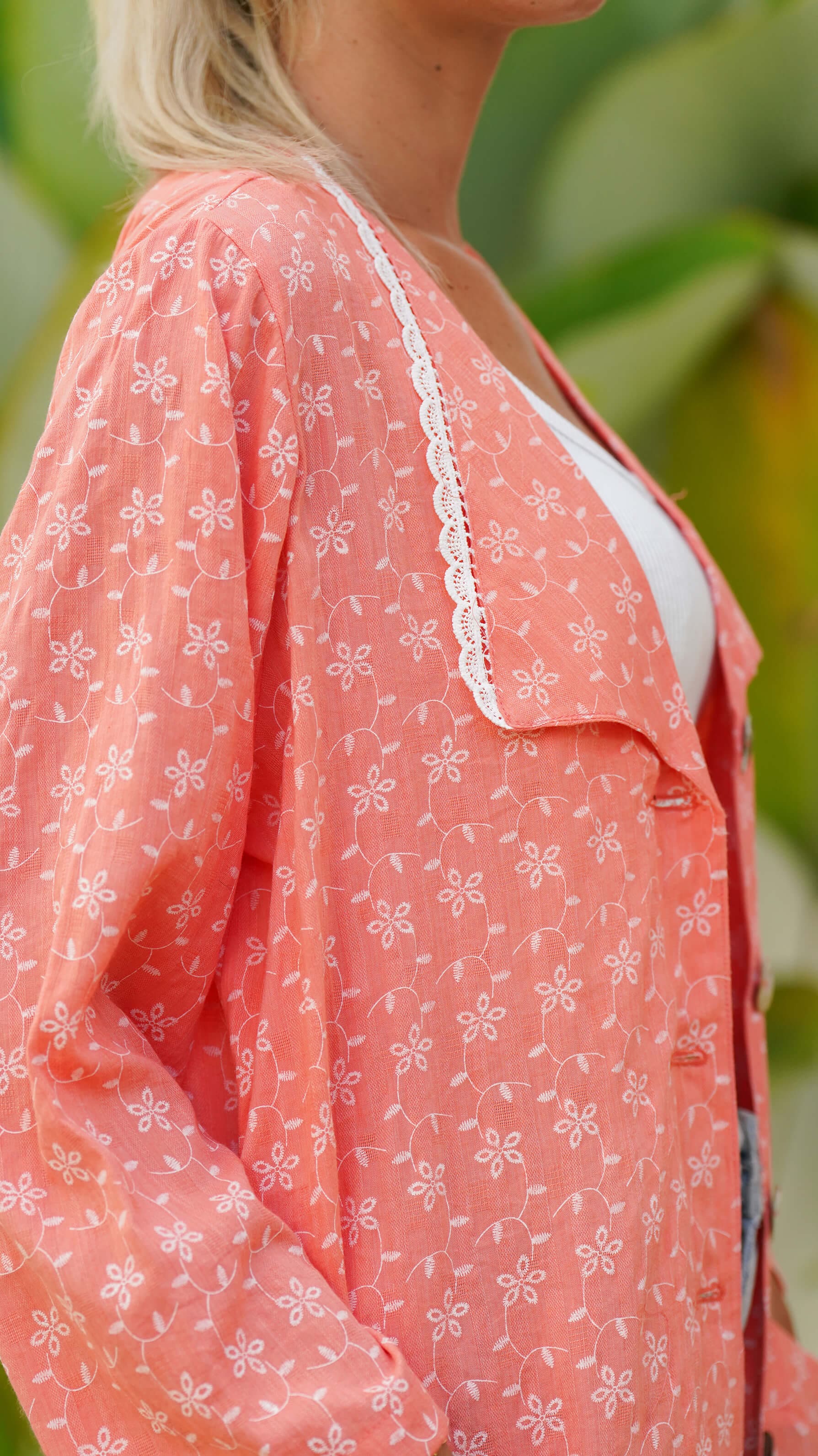 Korallfarget kjole jakke med krage