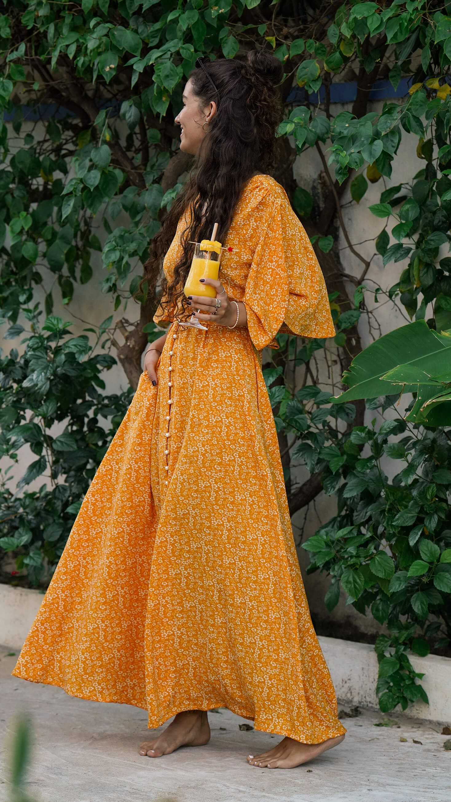 Gul orange lang kjole med knapper