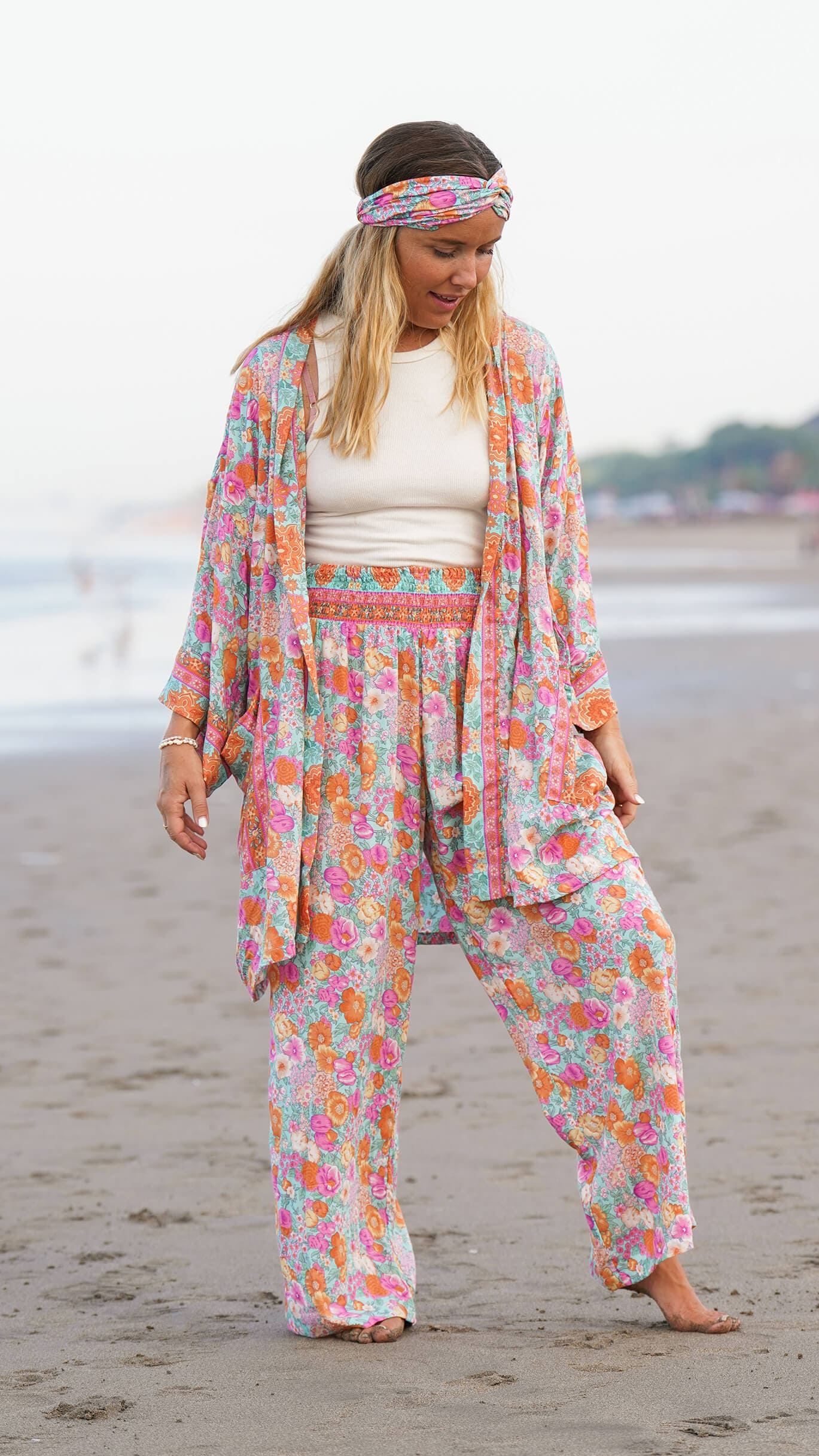 kort kimono med friske farger