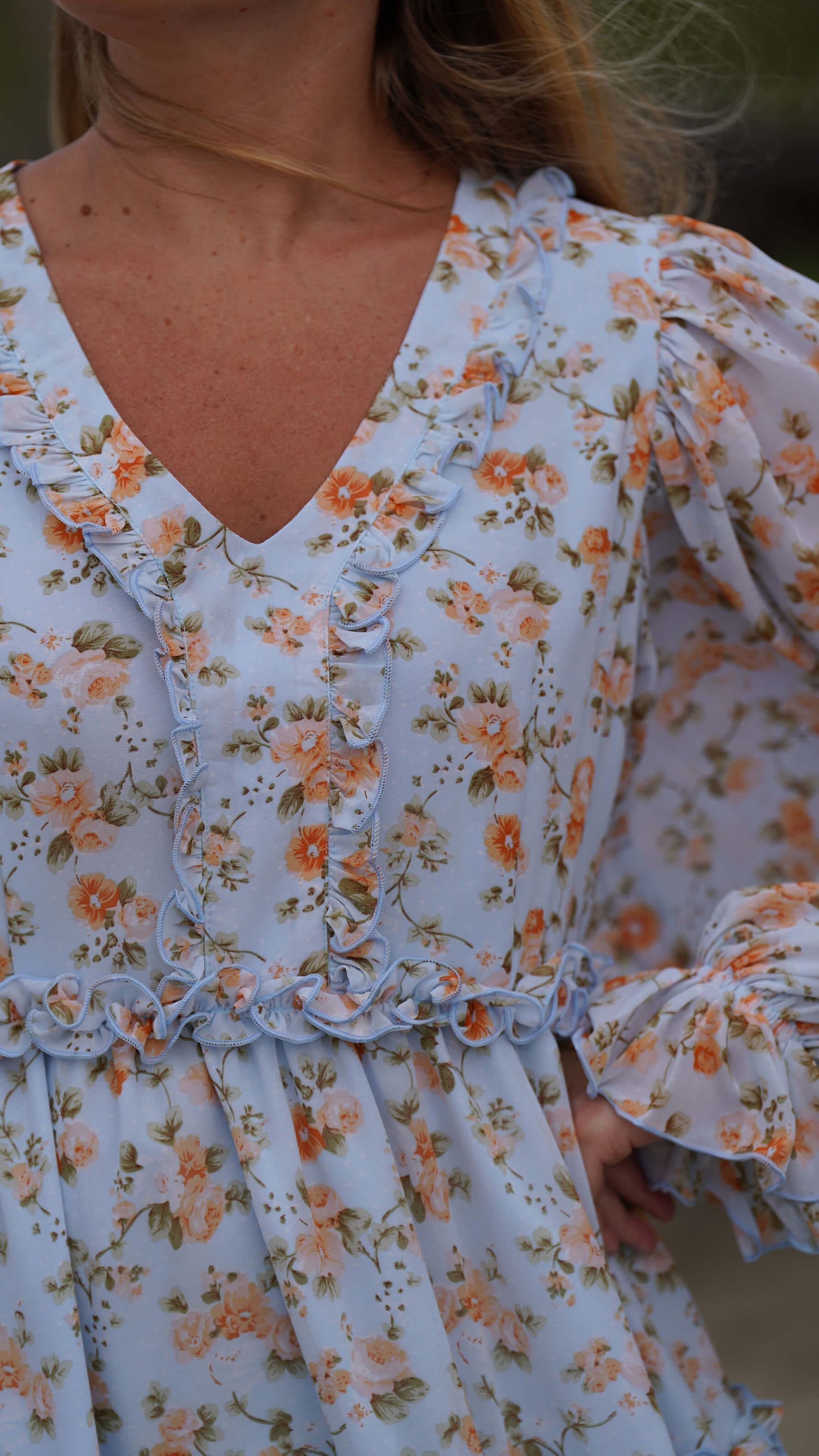 festkjole med vide ermer