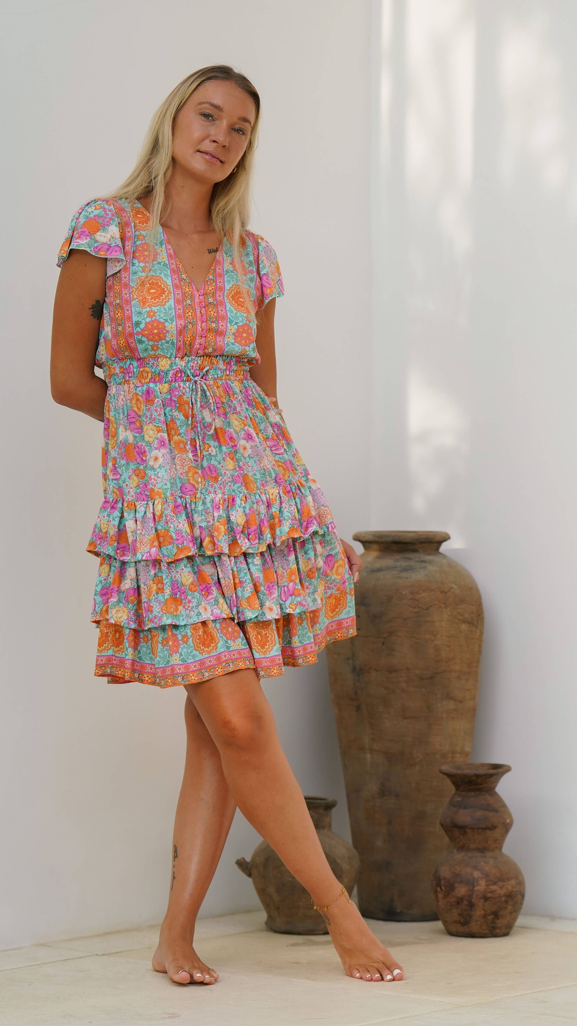 Fargeglad sommerkjole med korte ermer - Begonia kort kjole