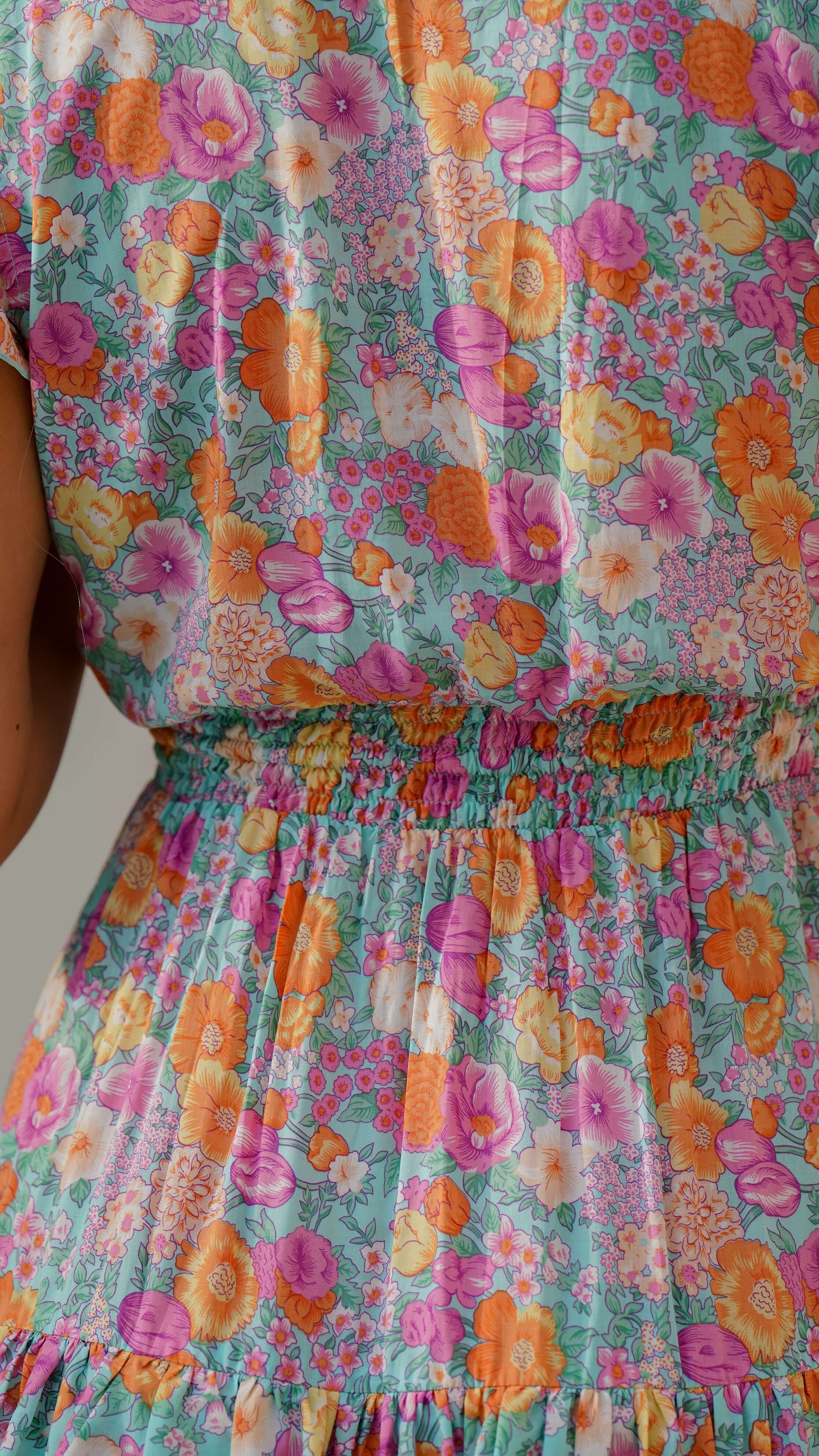 Fargeglad sommerkjole med korte ermer - Begonia kort kjole