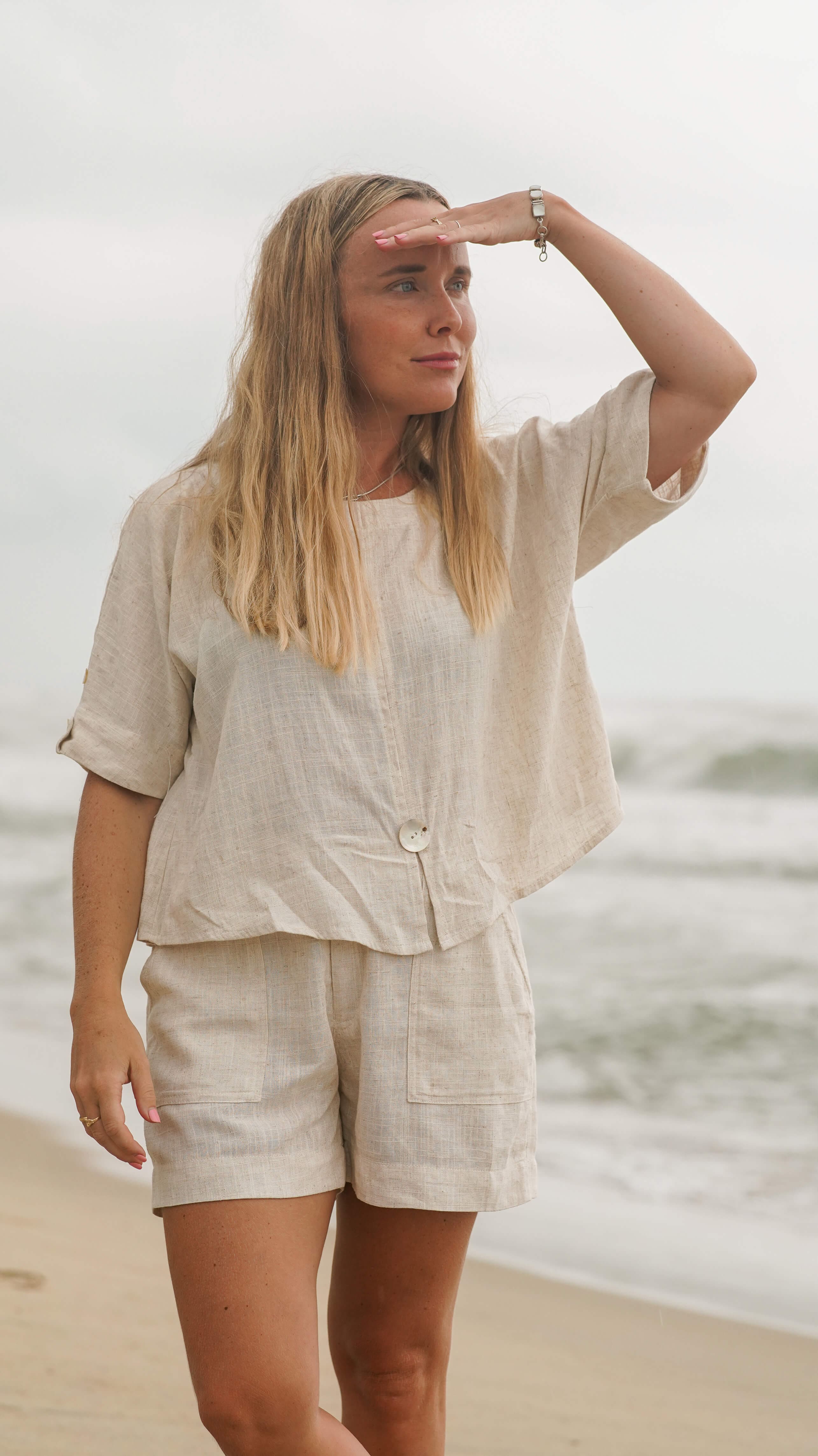 Lin kremfarget bluse - Nøkkelblom lintopp