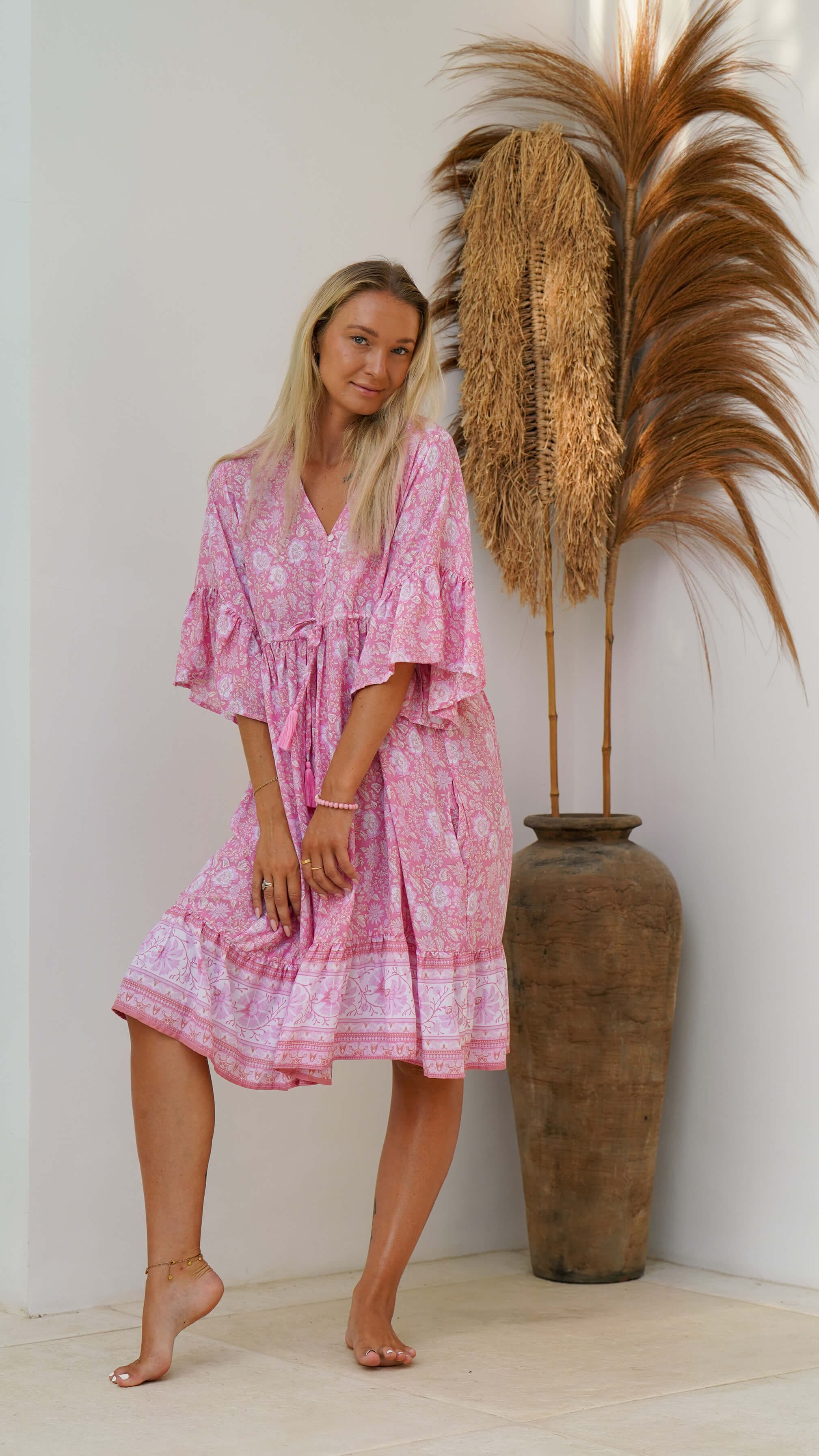 Lyserosa kort sommerkjole med lommer - Georgine kjole