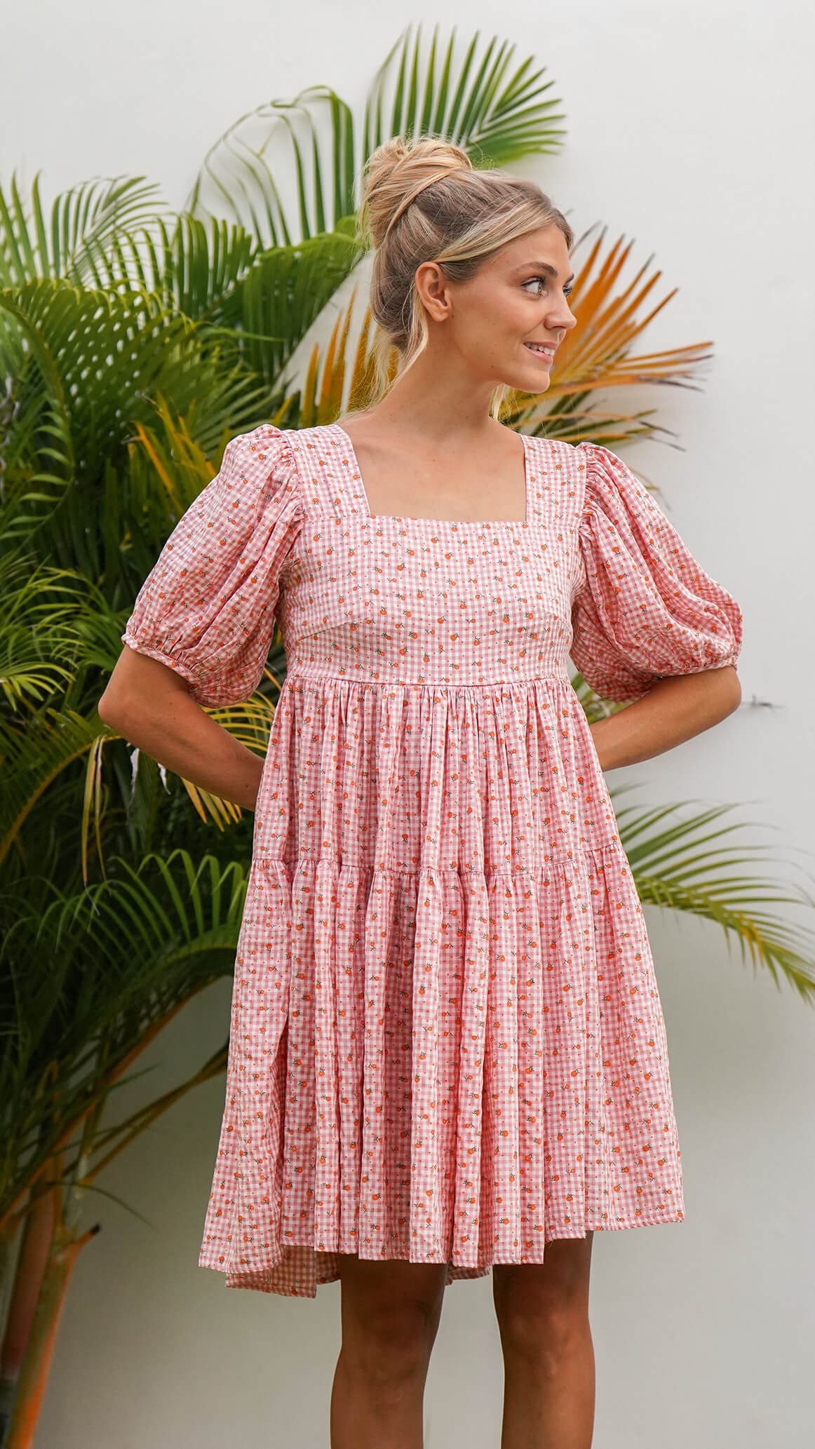 rosa kort kjole med ruter