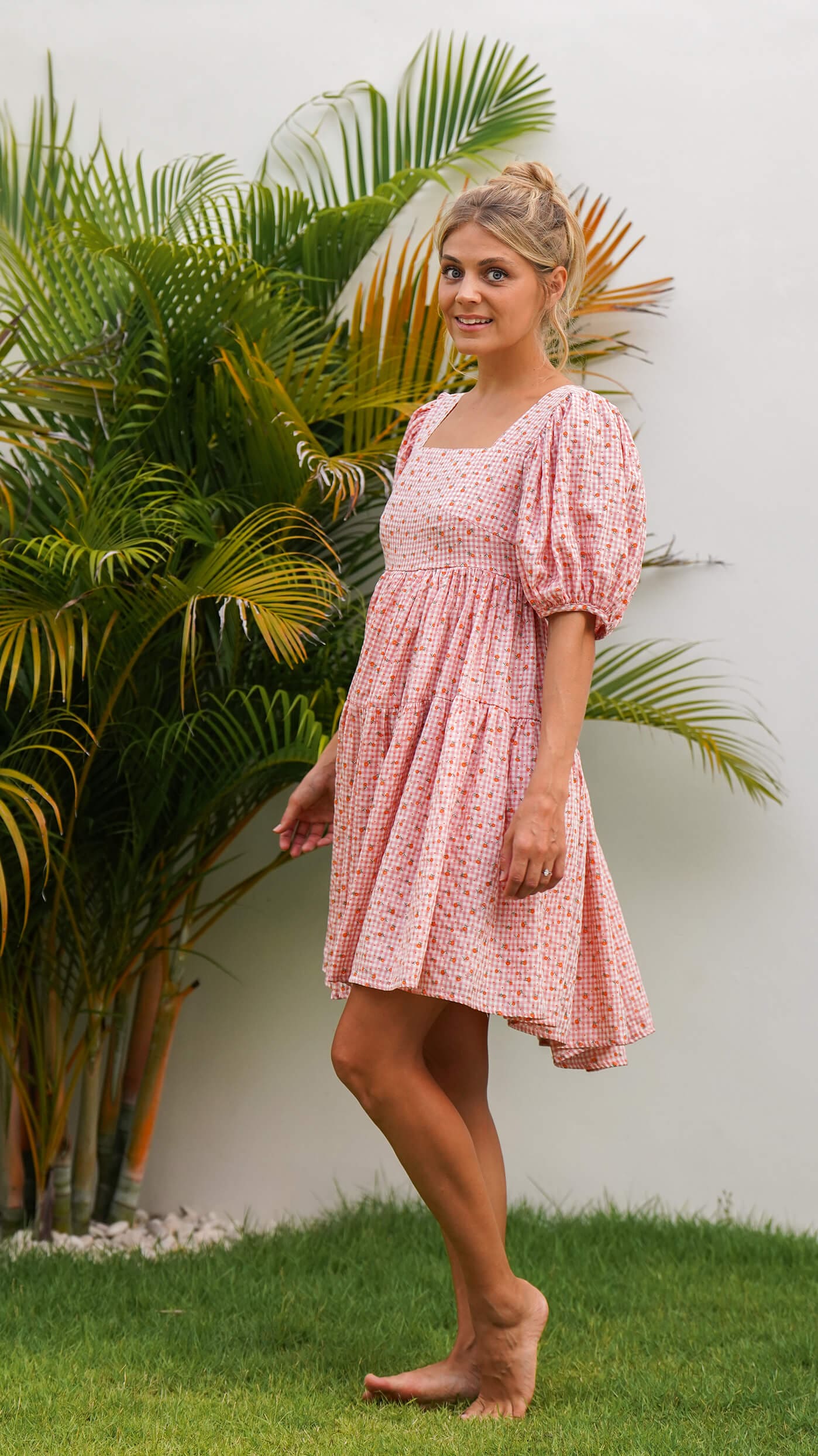 rosa kort kjole med ruter