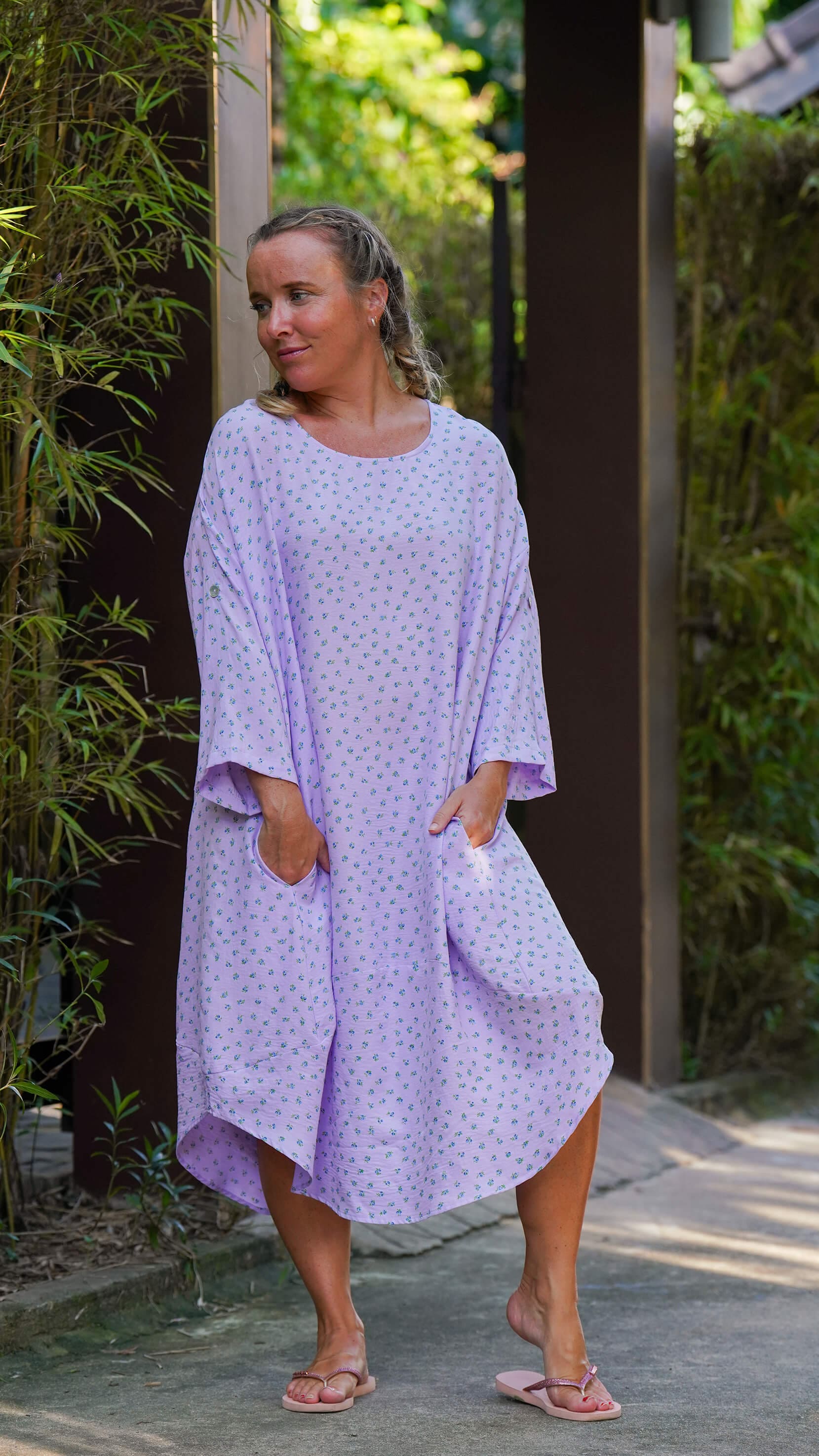 Lilla midikjole med lommer