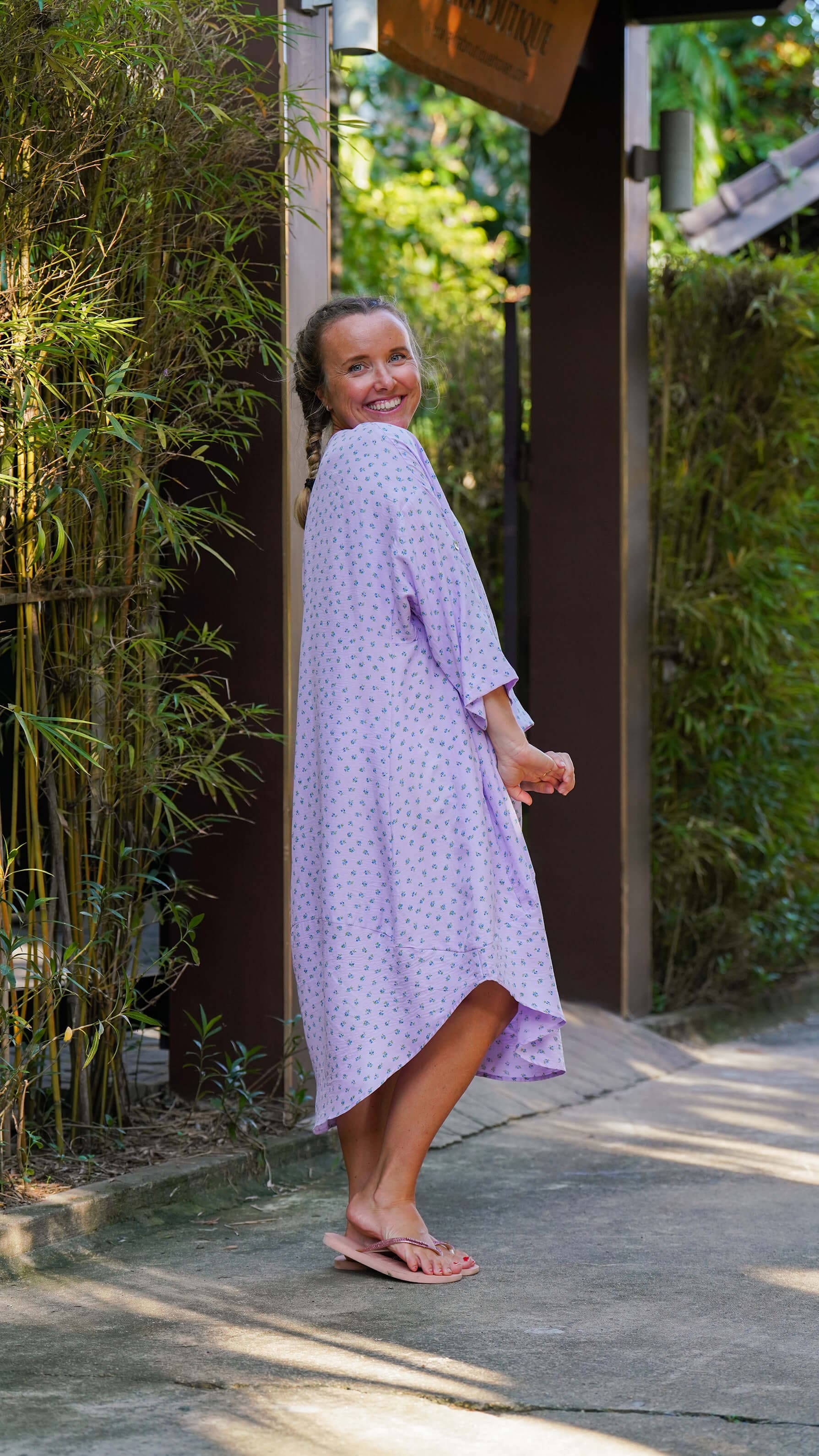 Lilla midikjole med lommer