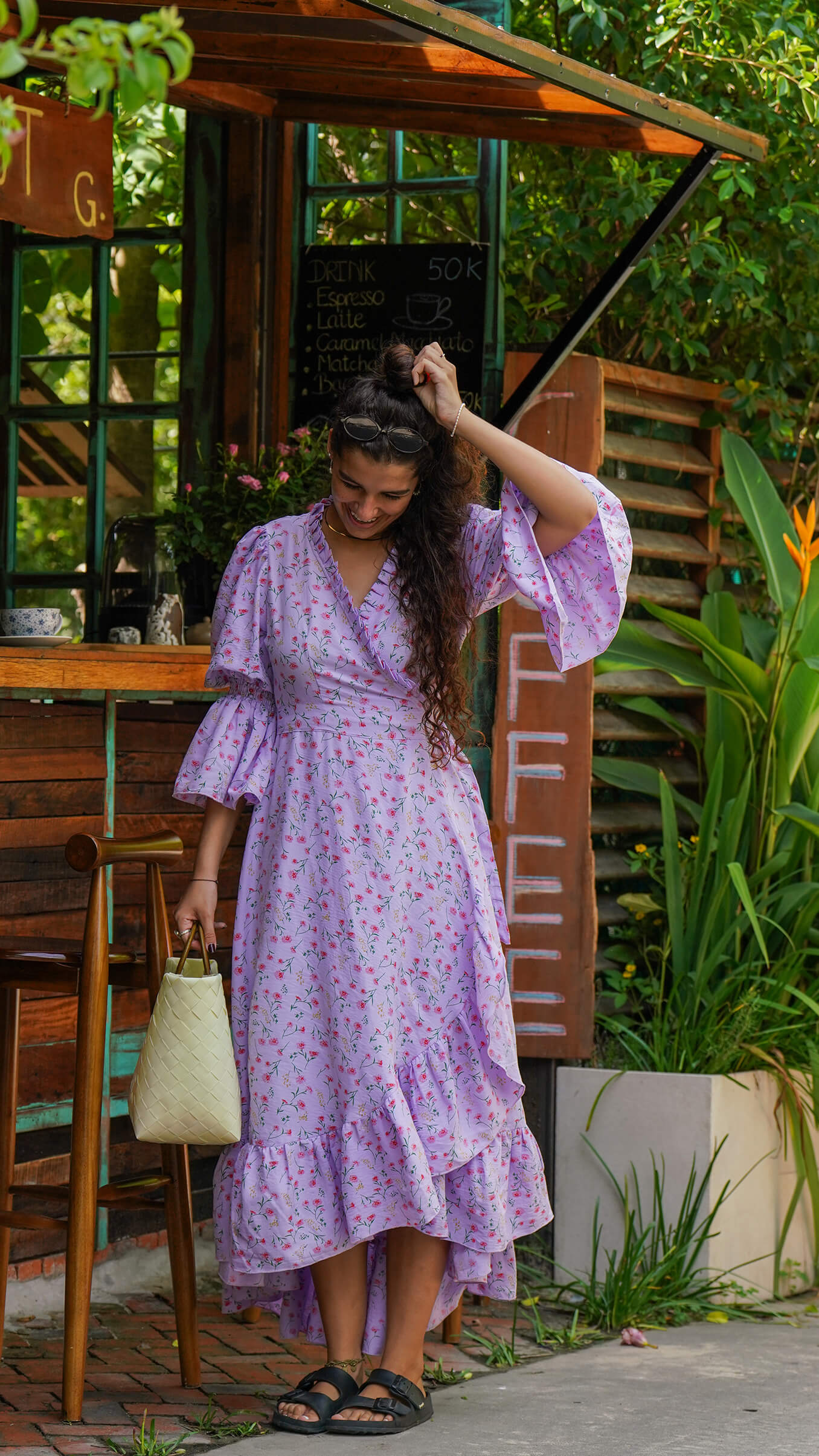 Lang lilla omslagskjole med småblomster - Syrin fotsid kjole