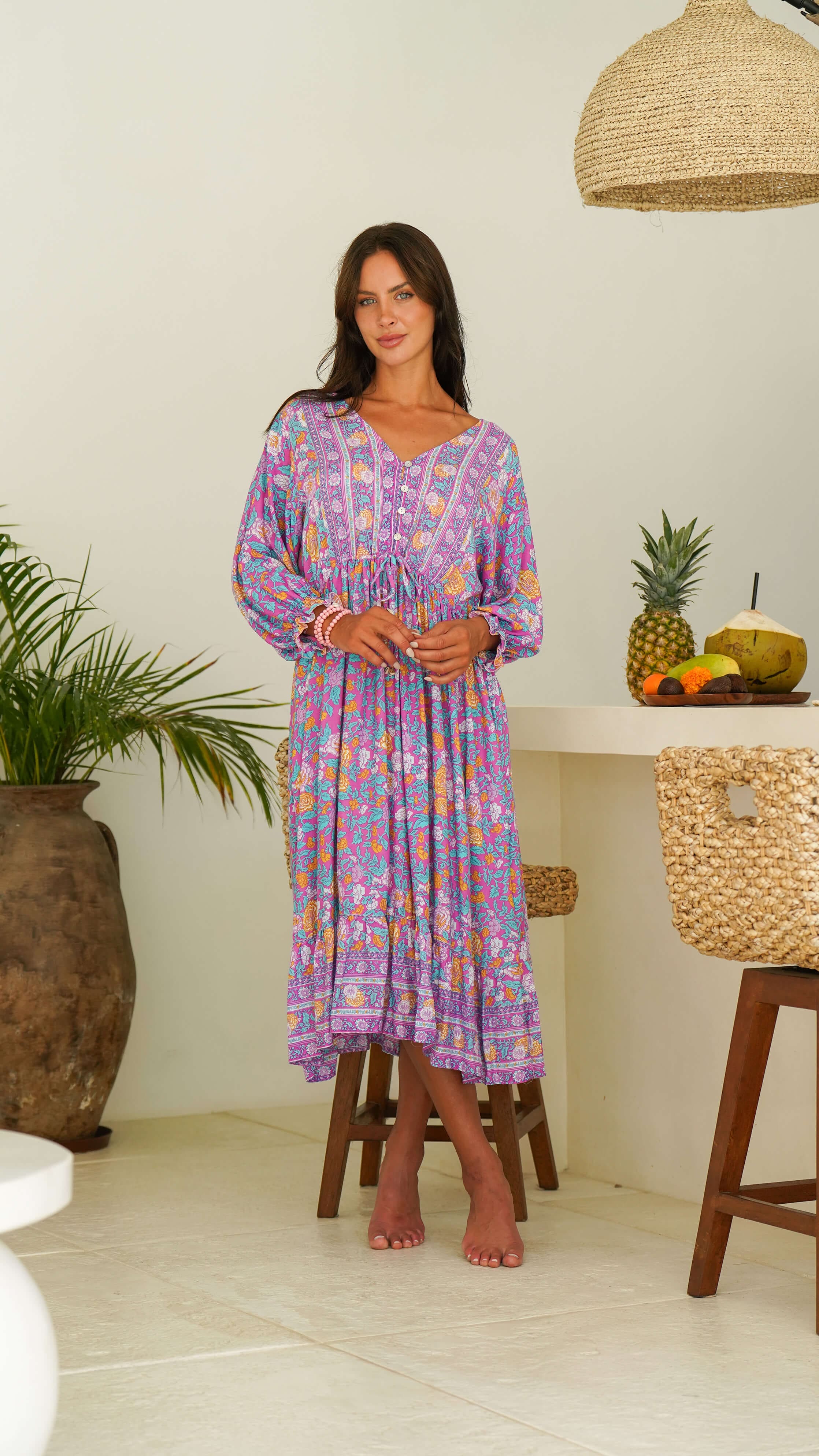 Bohemsk lilla sommerkjole med blomster - Georgine midikjole