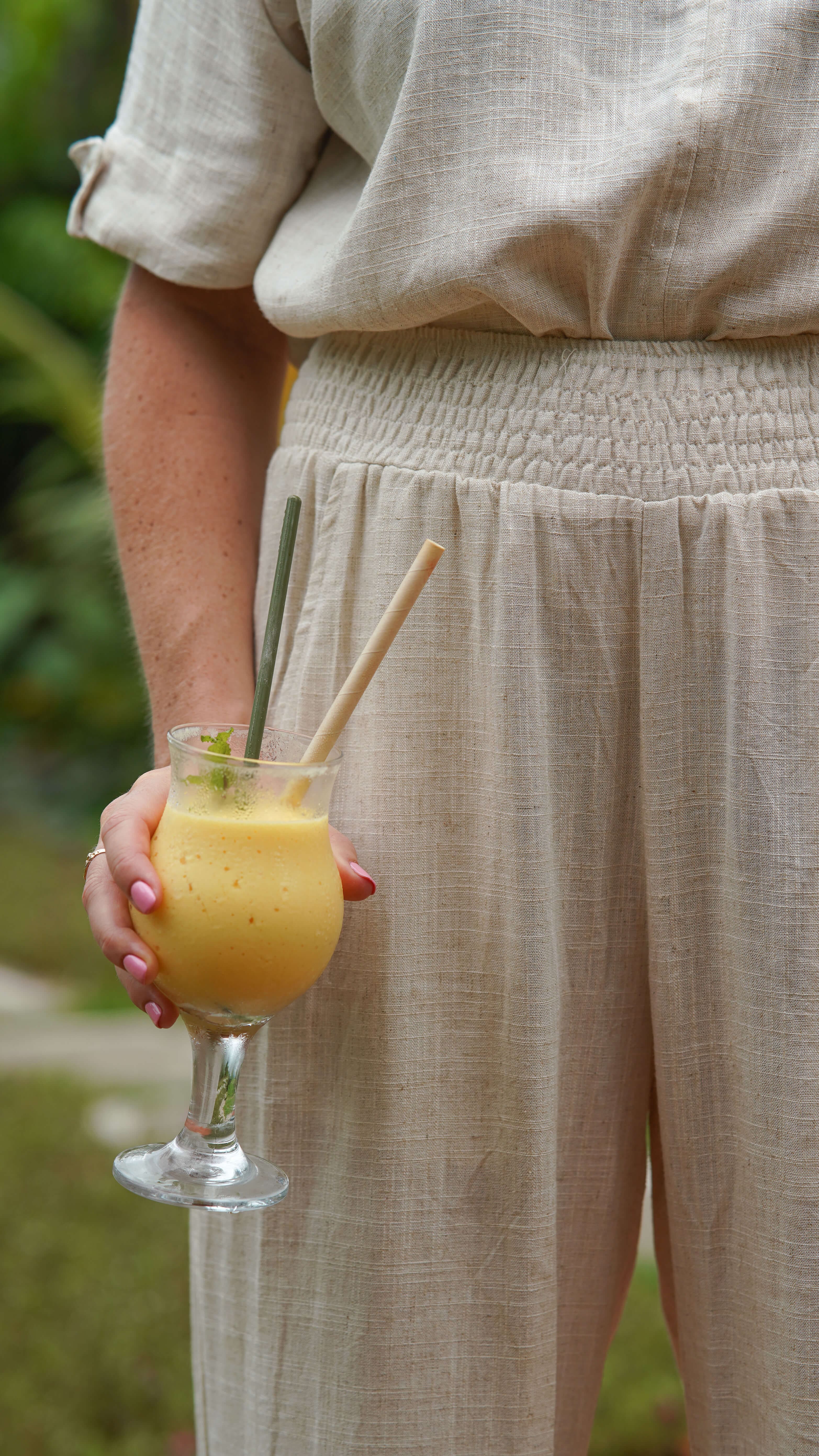 Avslappet linbukse med lommer