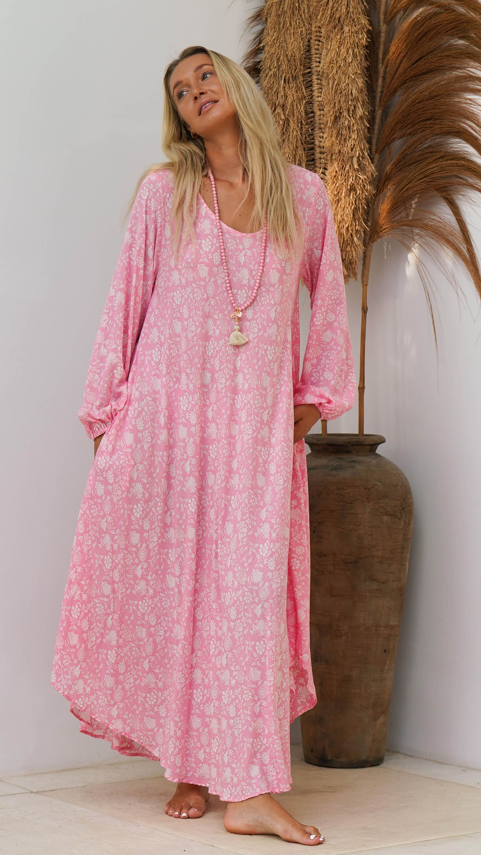 Lang lyserosa sommerkjole med ballongermer - Lavendel kjole