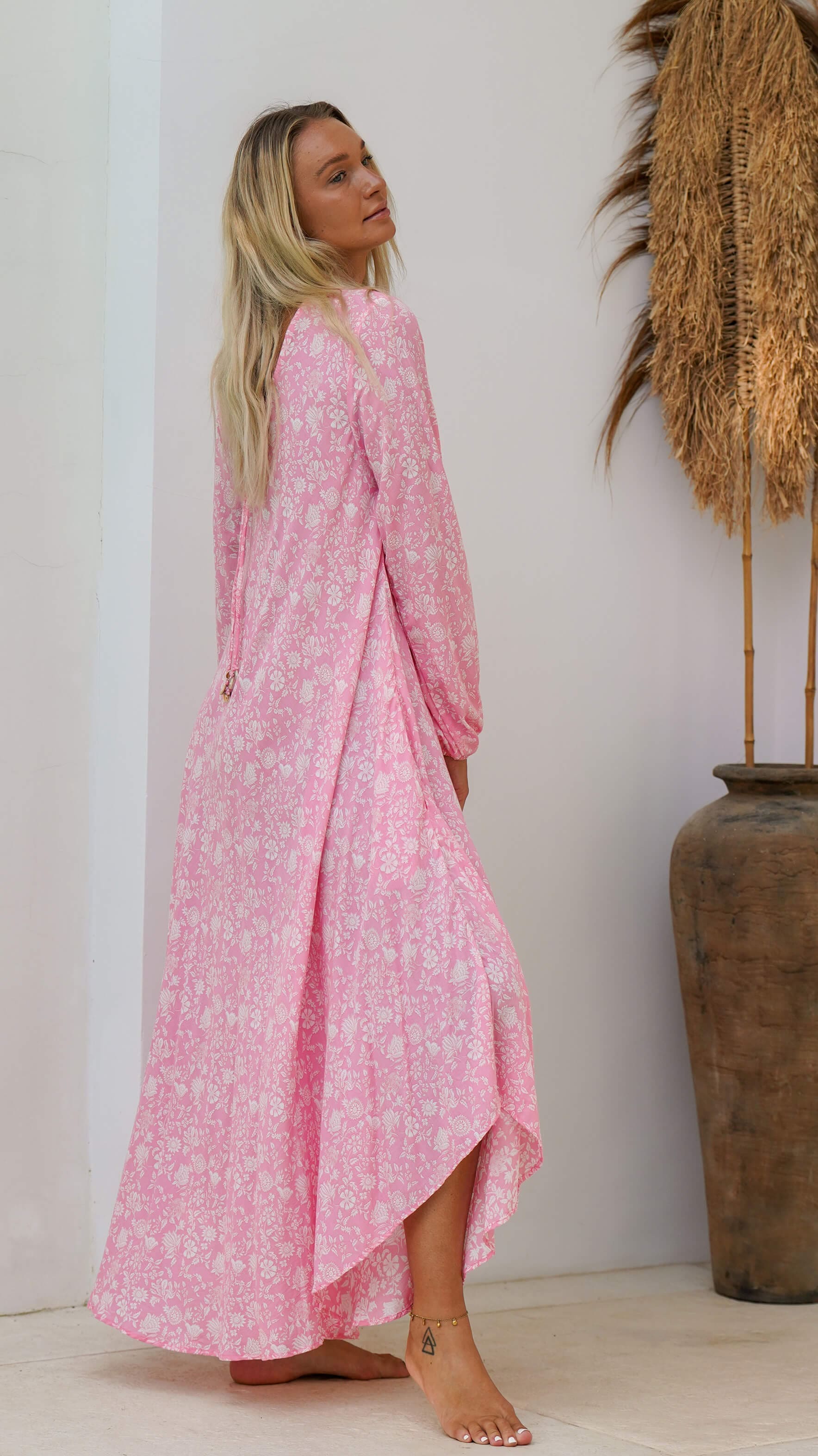 Lang lyserosa sommerkjole med ballongermer - Lavendel kjole