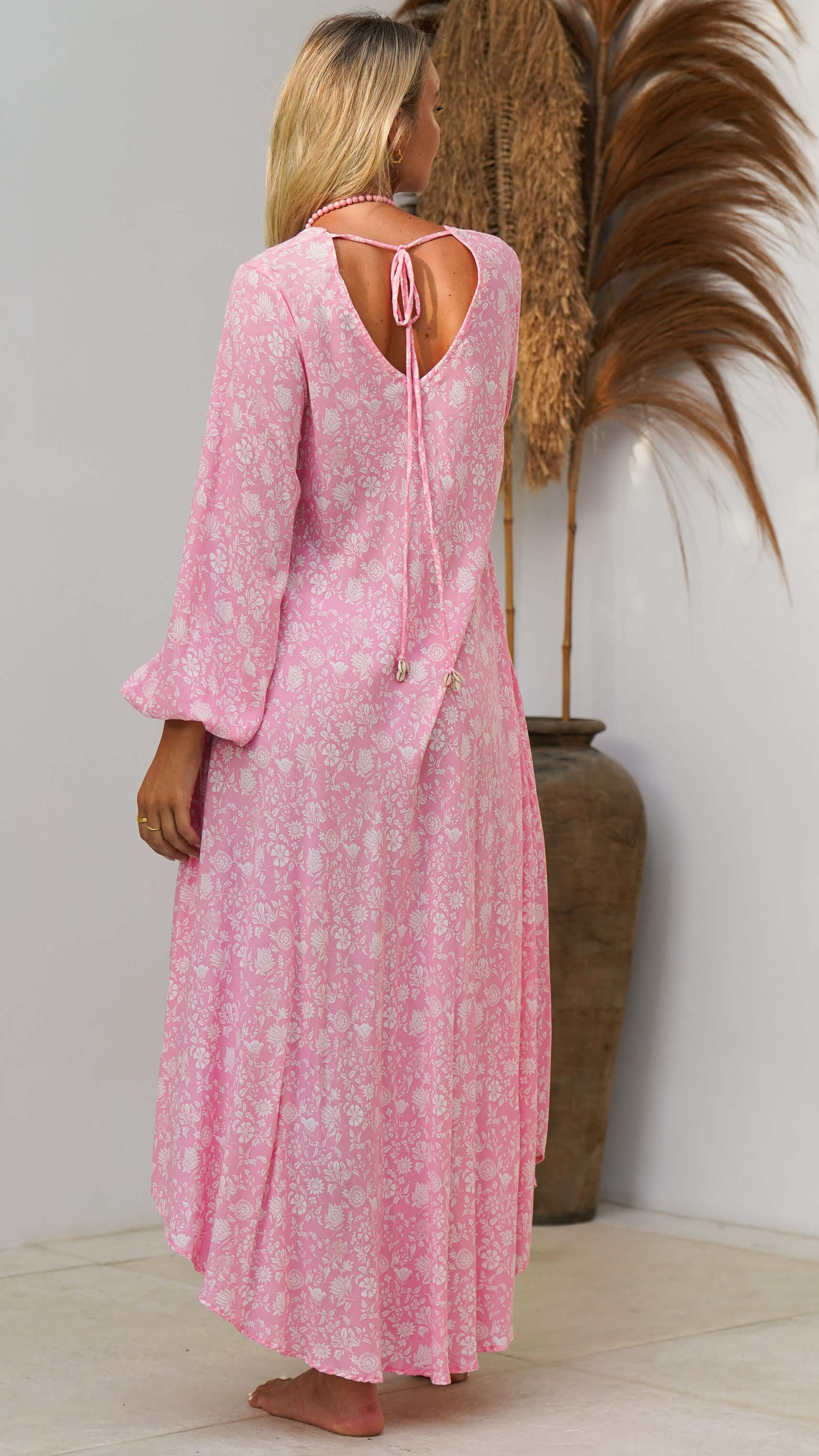 Lang lyserosa sommerkjole med ballongermer - Lavendel kjole