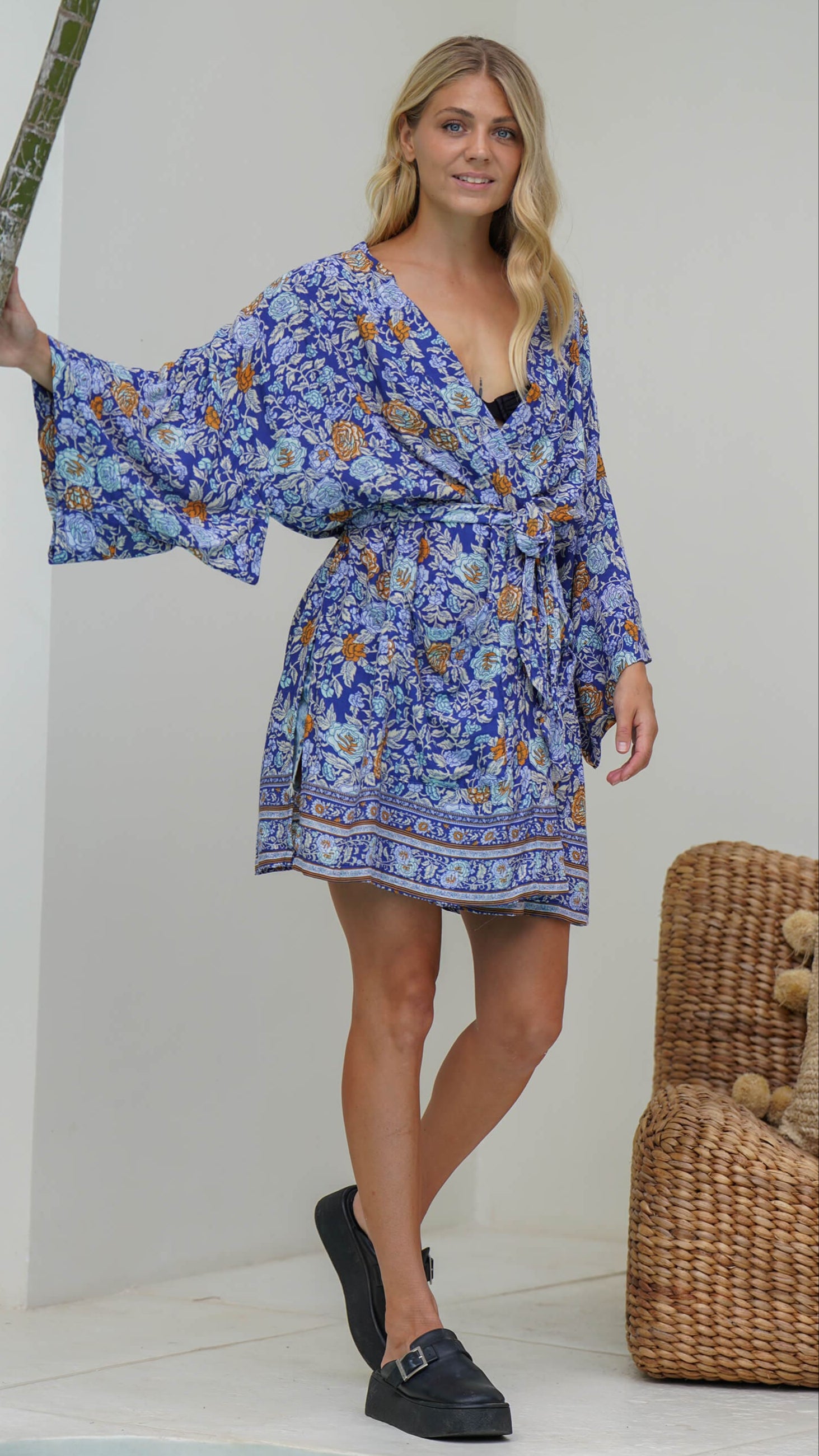 mørkeblå kort kimono