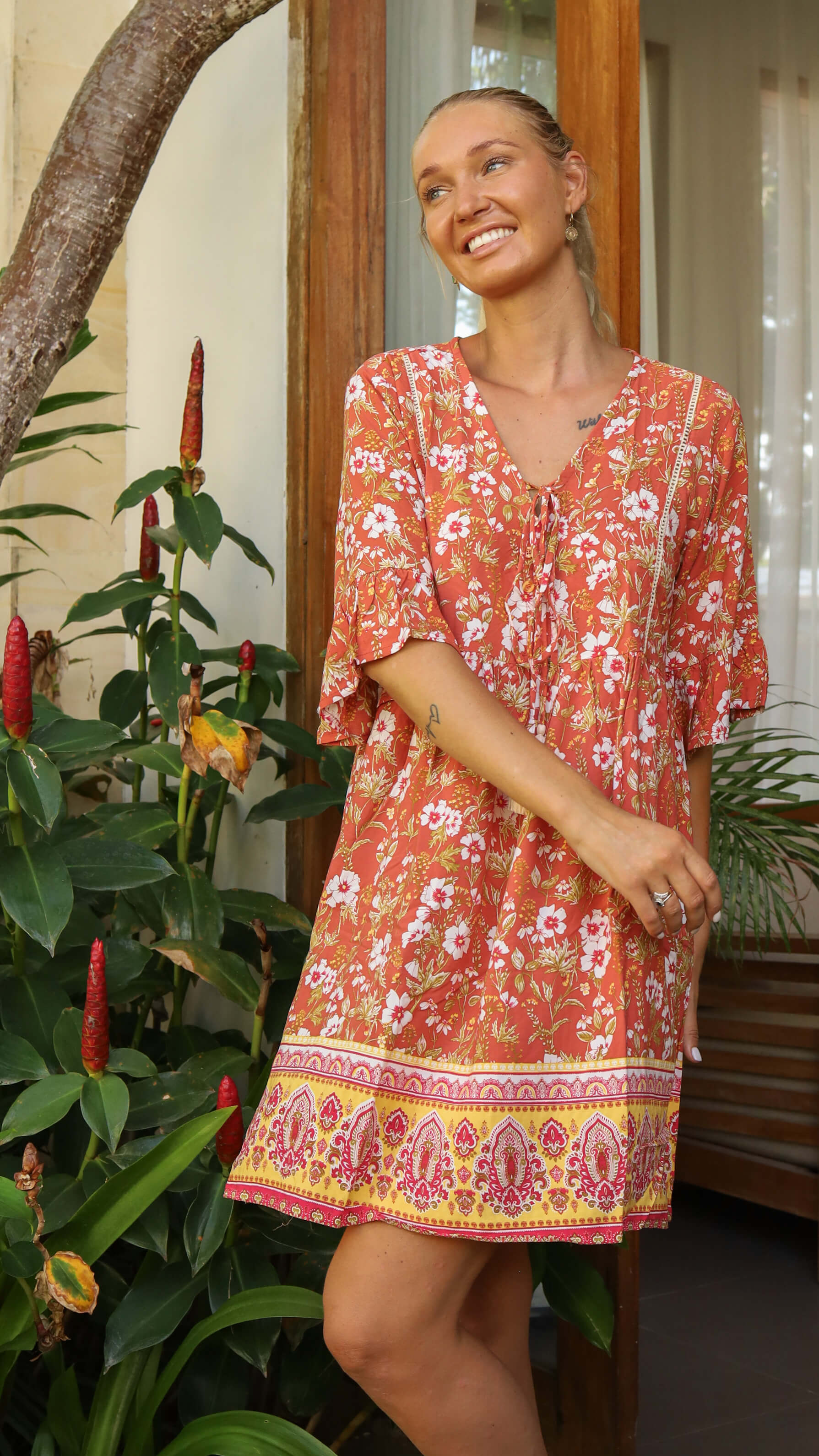 Kort orange sommerkjole med lommer - Malva kjole