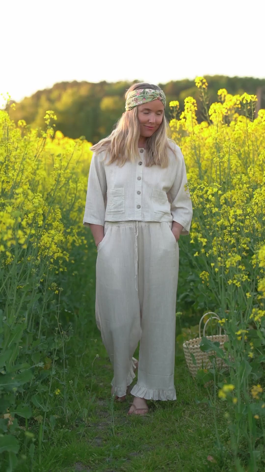 linskjorte med soleie linbukse