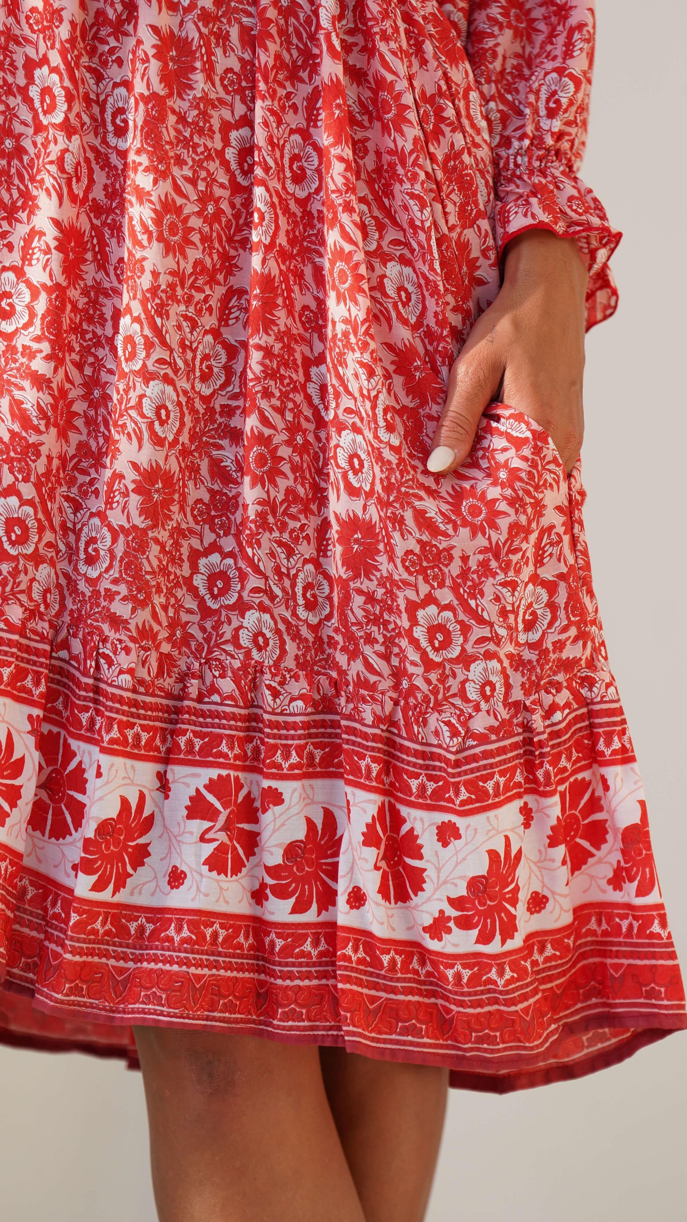 Rosa og rød kort sommerkjole med lommer - Georgine kjole