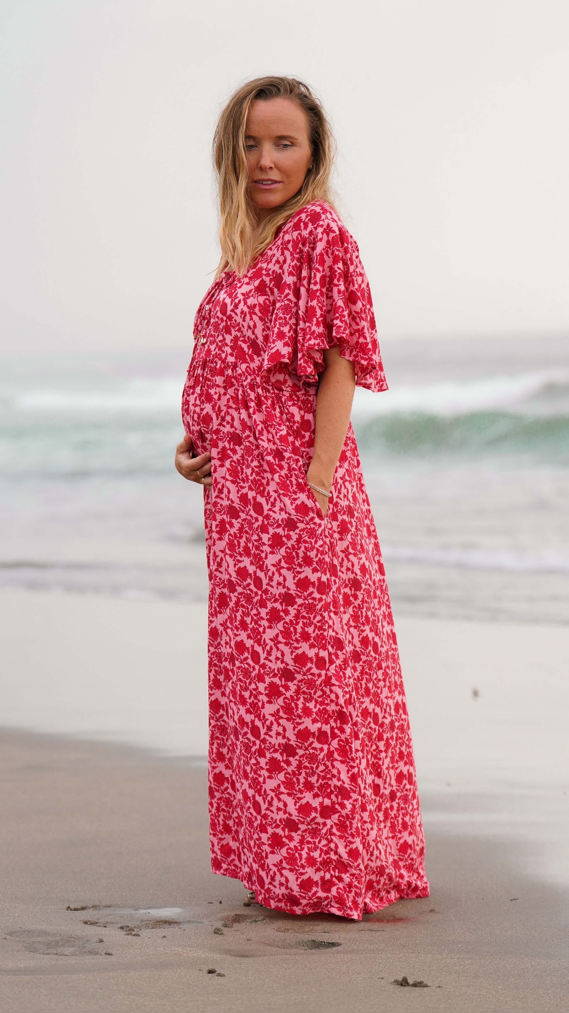 Rosa og rød lang kjole med korte ermer - Malva maxikjole