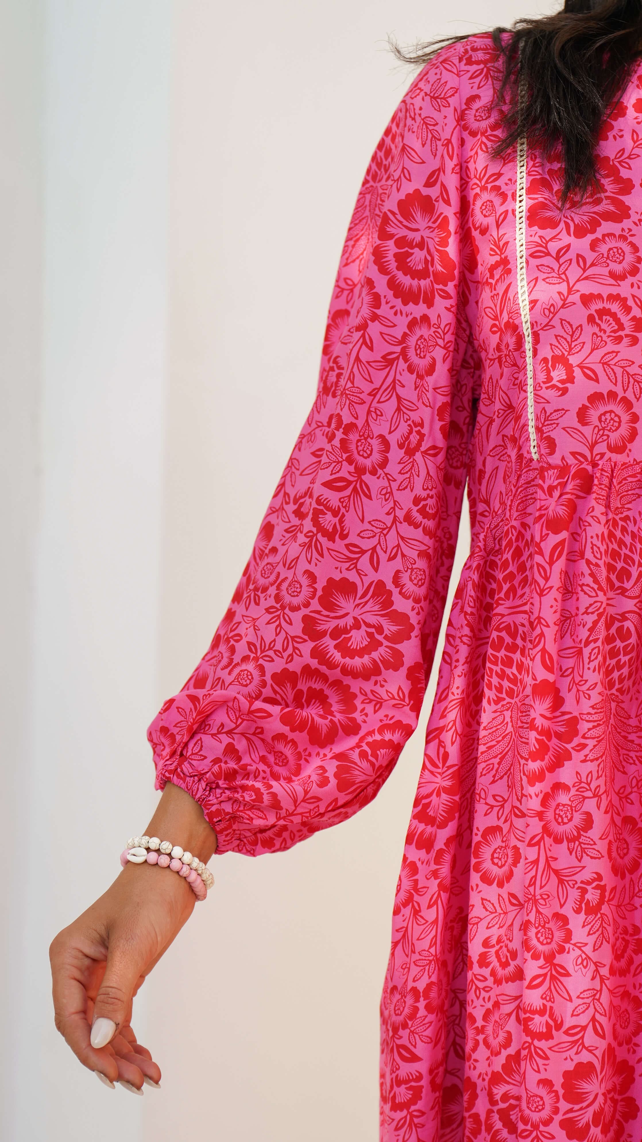 Sterk rosa bohemsk sommerkjole med lommer - Malva kjole