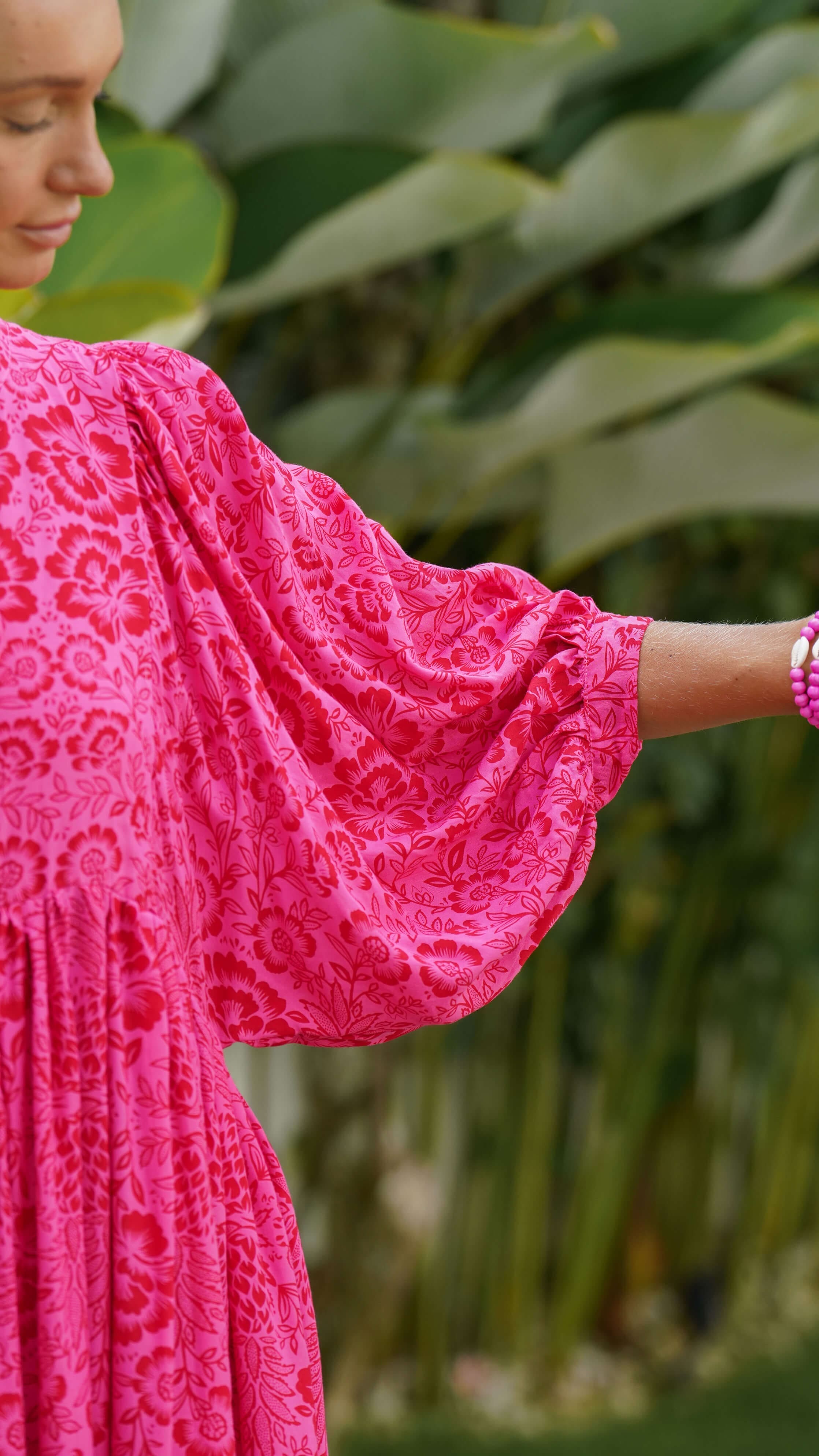 Klar rosa bohemsk midikjole med lommer - Stokkrose kjole