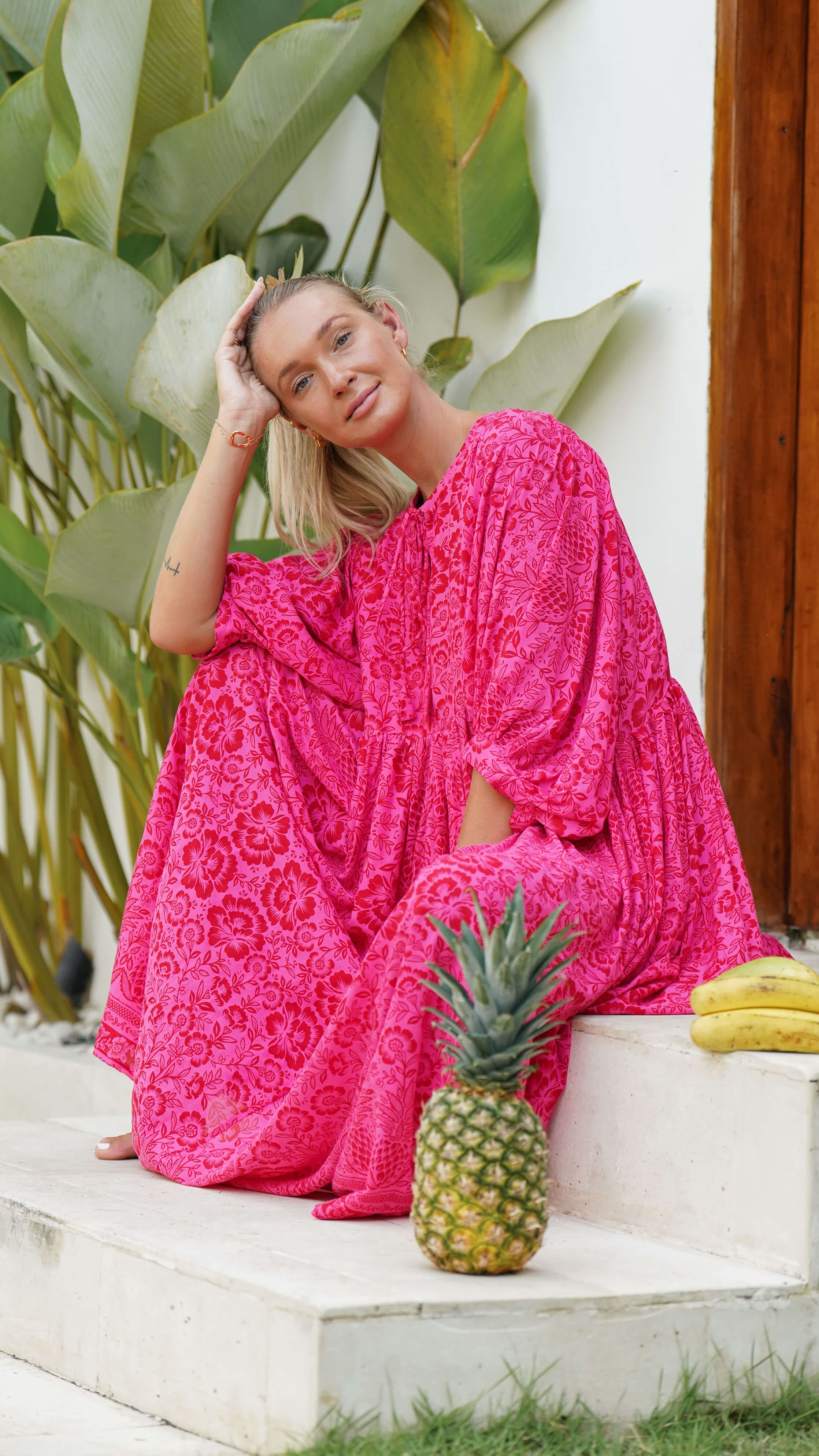 Klar rosa bohemsk midikjole med lommer - Stokkrose kjole