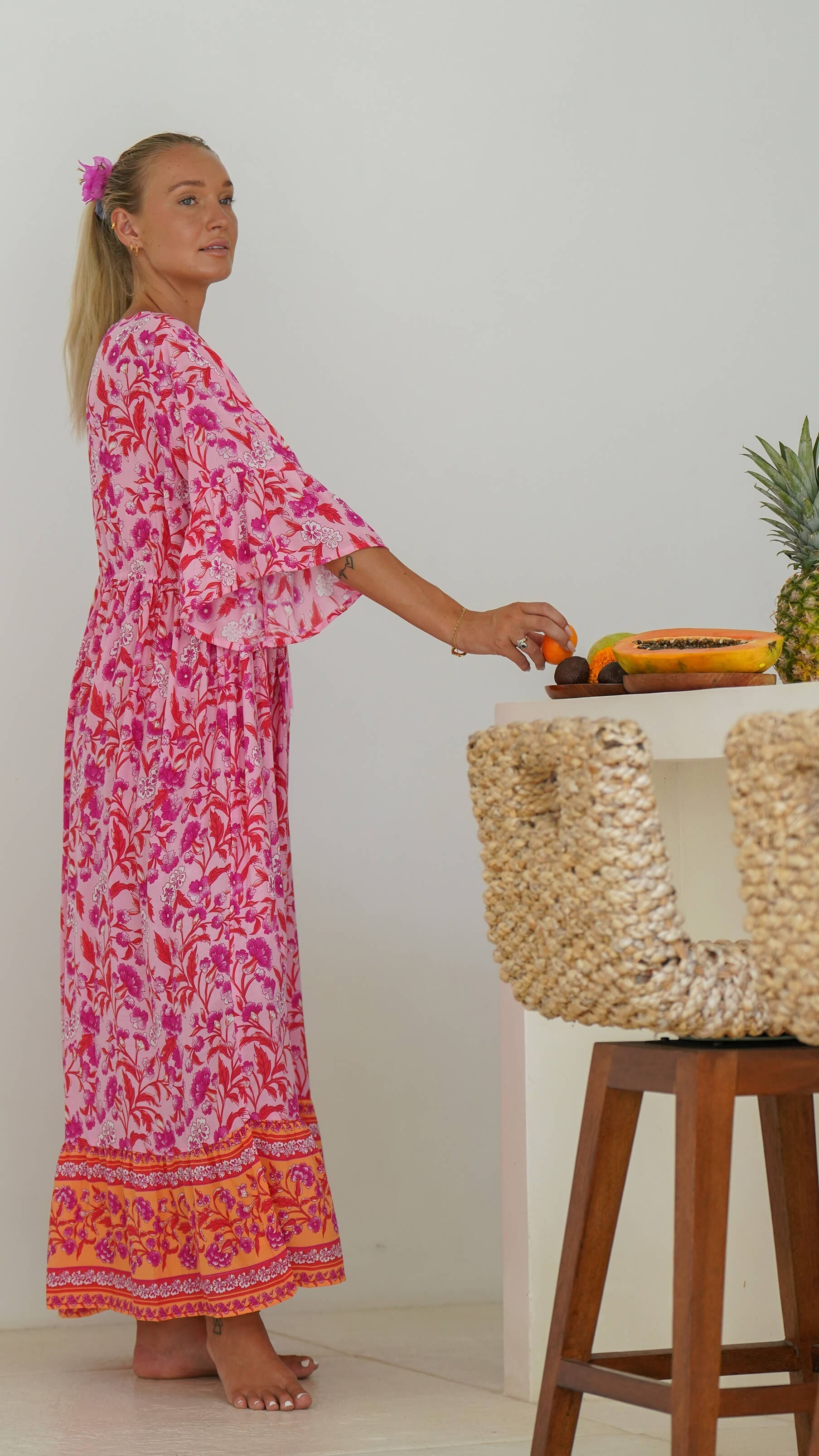 Rosa og orange luftig sommerkjole med lommer - Georgine maxikjole