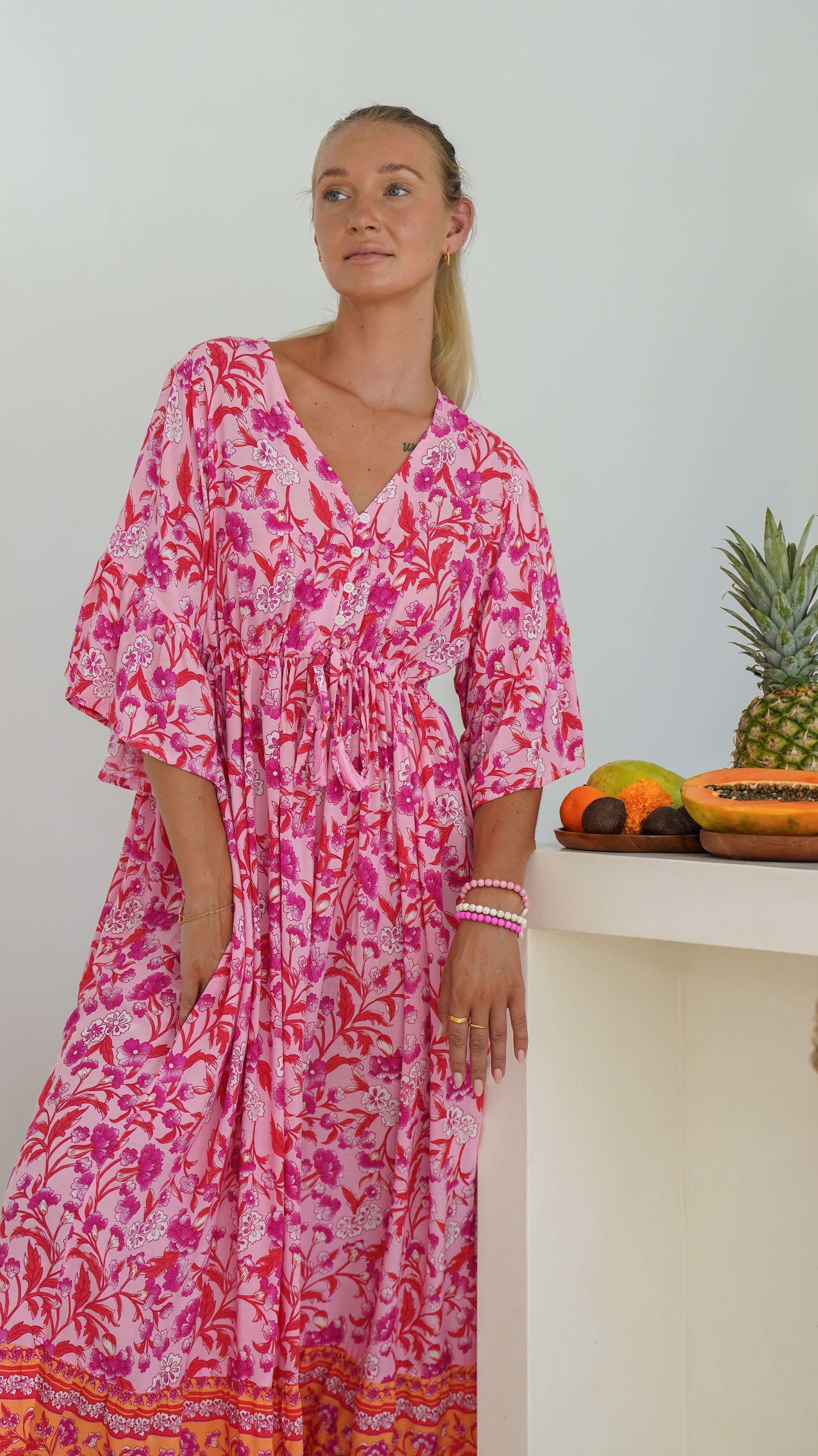 Rosa og orange luftig sommerkjole med lommer - Georgine maxikjole